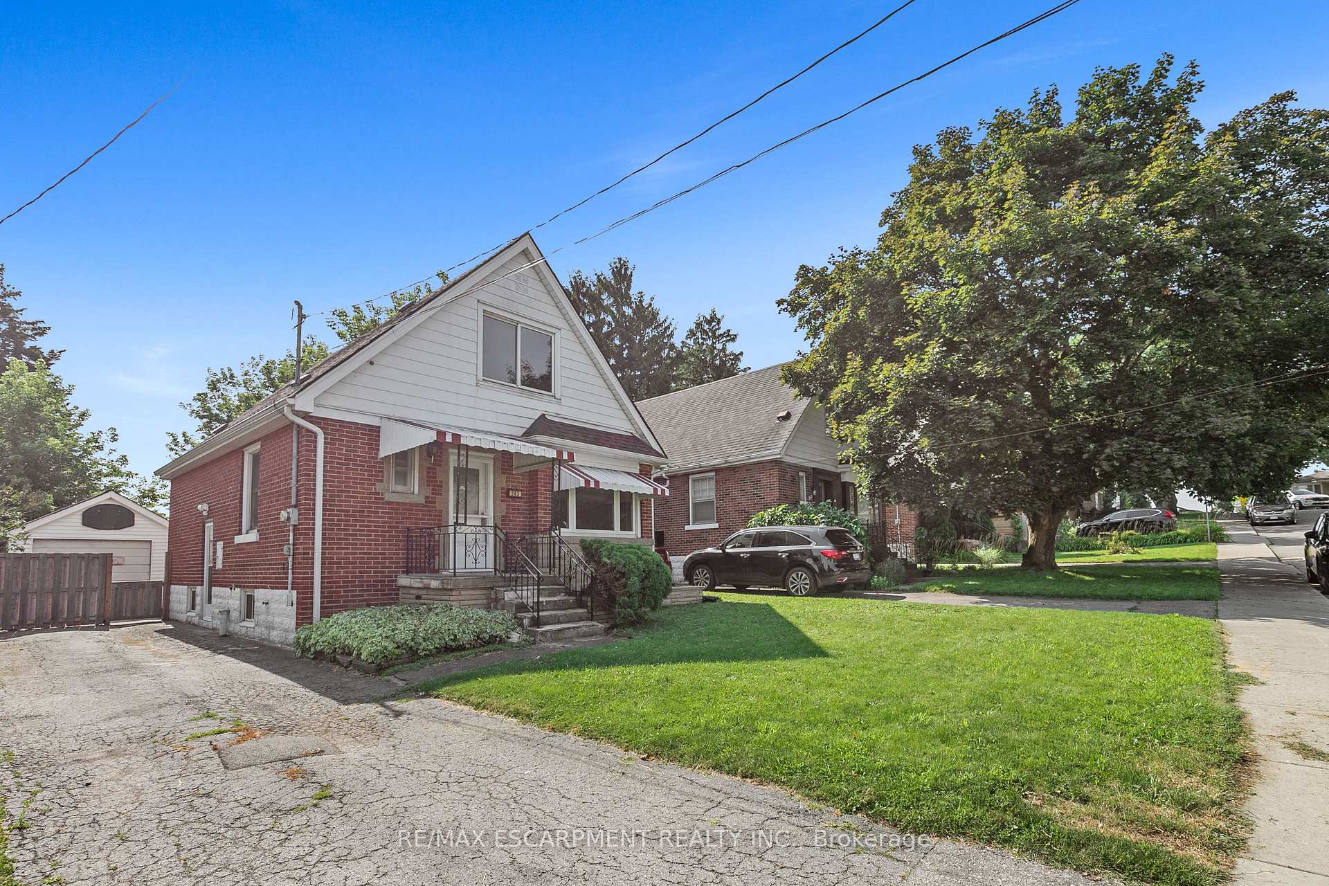 Photo 2 of 243 Holmesdale Avenue, Hamilton, Bartonville — HOMEH