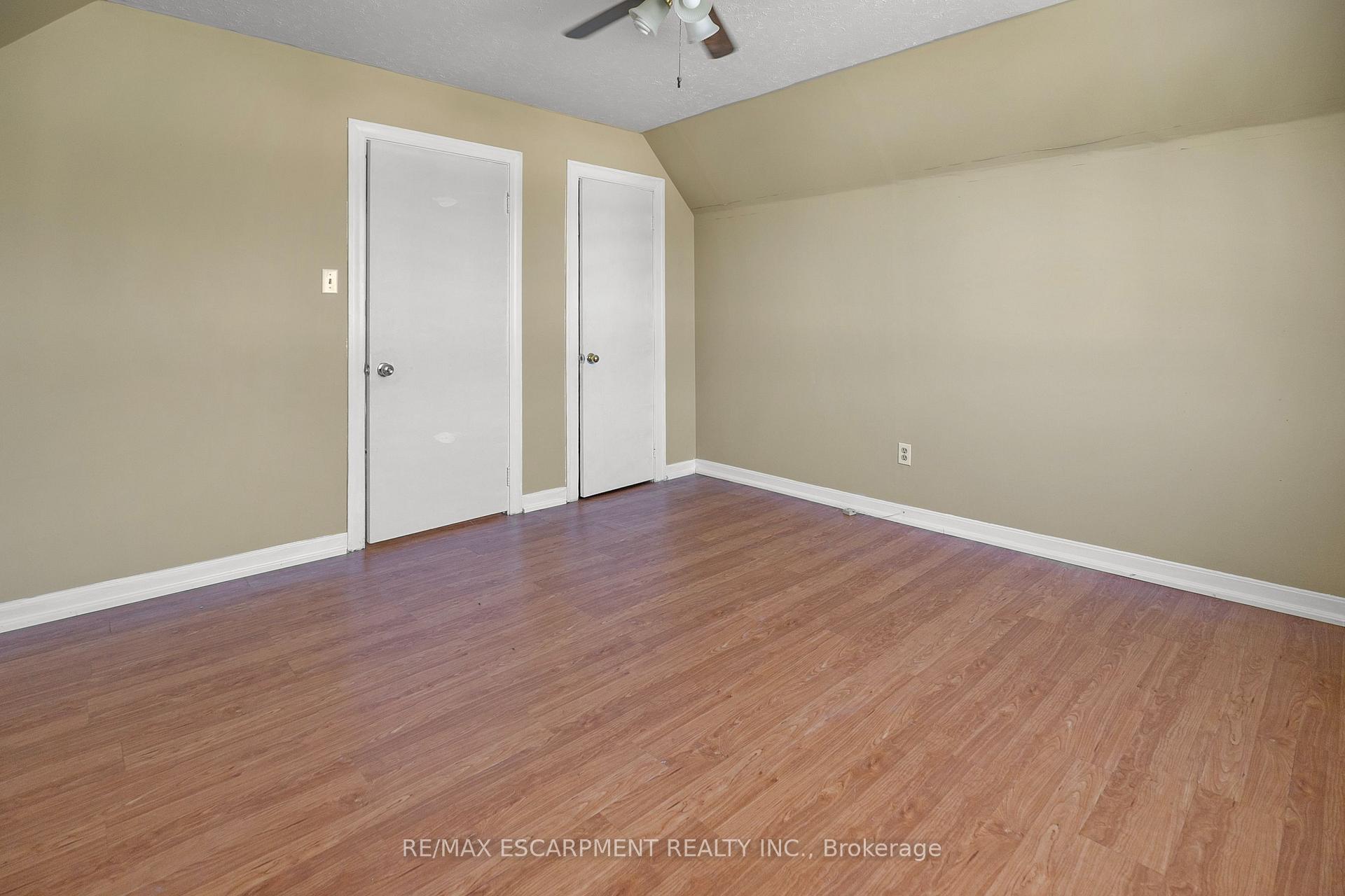 Photo 21 of 243 Holmesdale Avenue, Hamilton, Bartonville — HOMEH