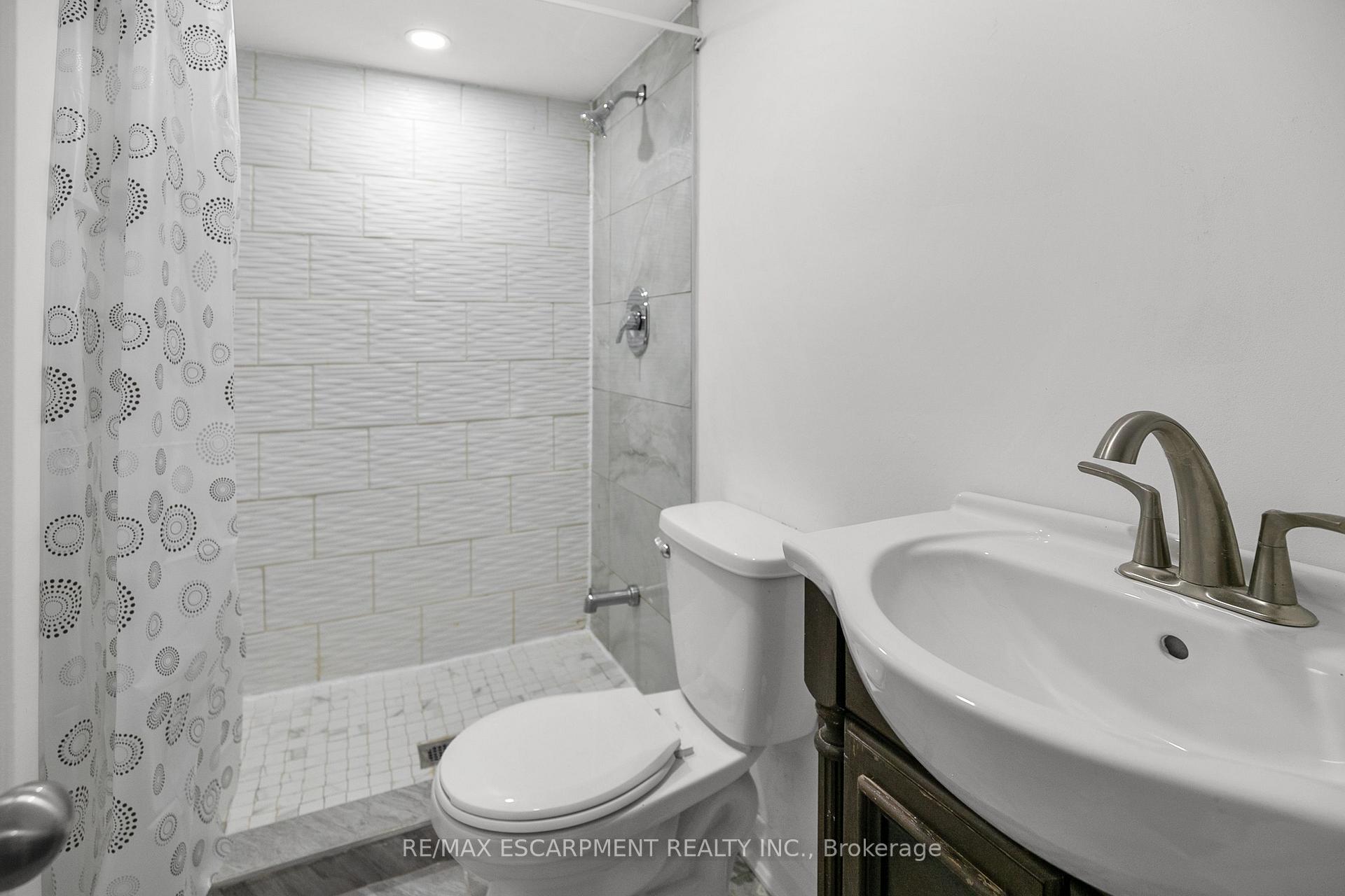 Photo 23 of 243 Holmesdale Avenue, Hamilton, Bartonville — HOMEH