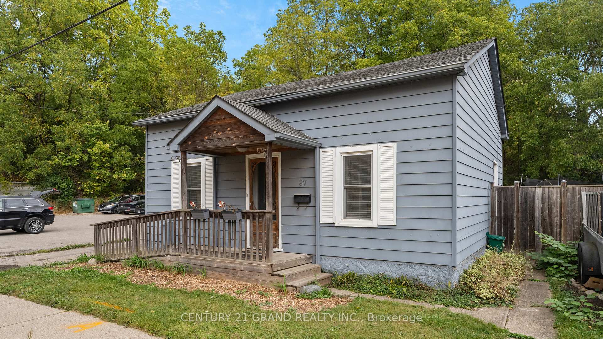 Photo 1 of 87 West River Street, Brant, Paris — HOMEH