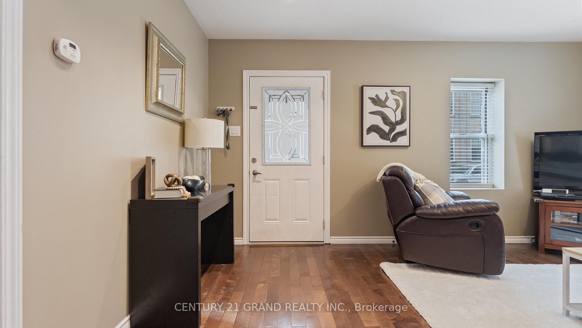 Photo 2 of 87 West River Street, Brant, Paris — HOMEH