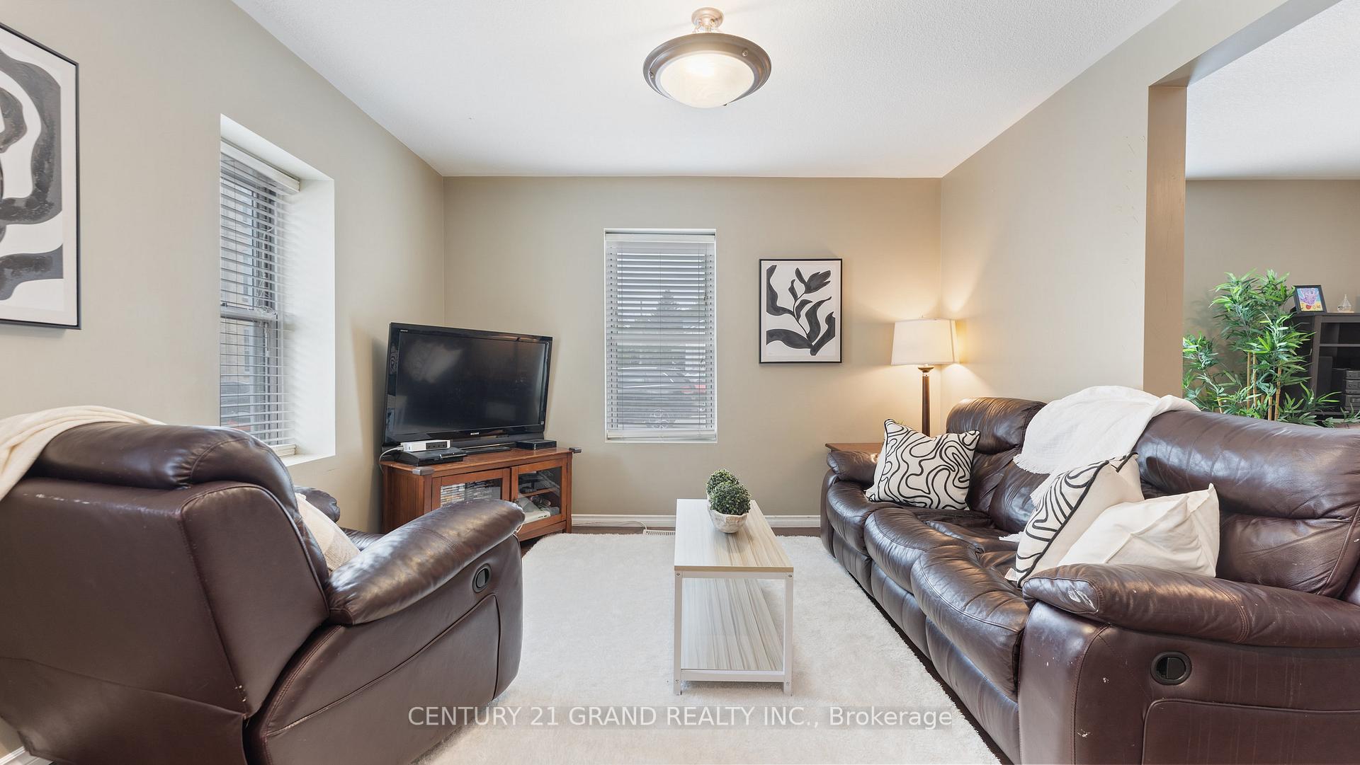 Photo 4 of 87 West River Street, Brant, Paris — HOMEH