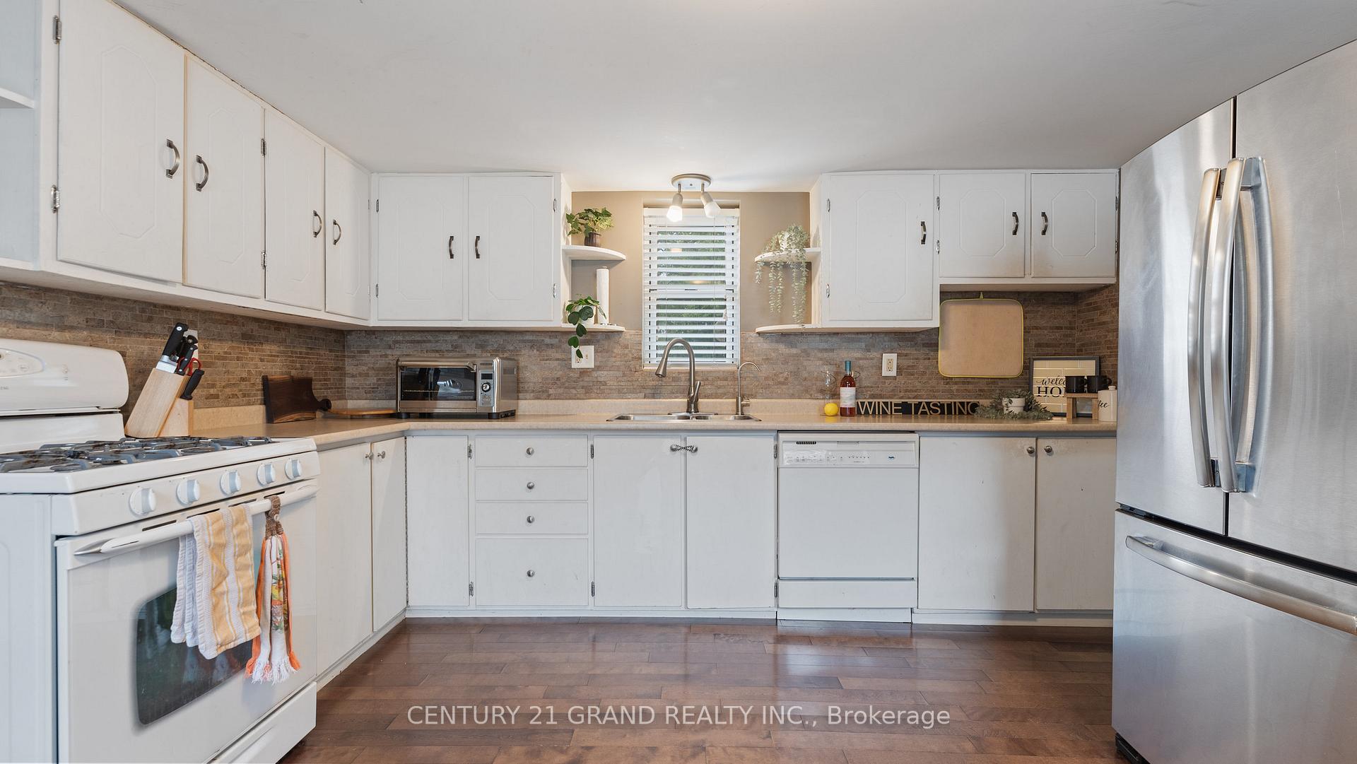 Photo 27 of 87 West River Street, Brant, Paris — HOMEH