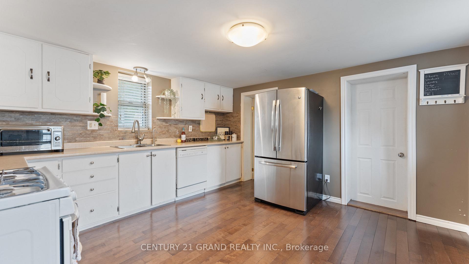Photo 7 of 87 West River Street, Brant, Paris — HOMEH