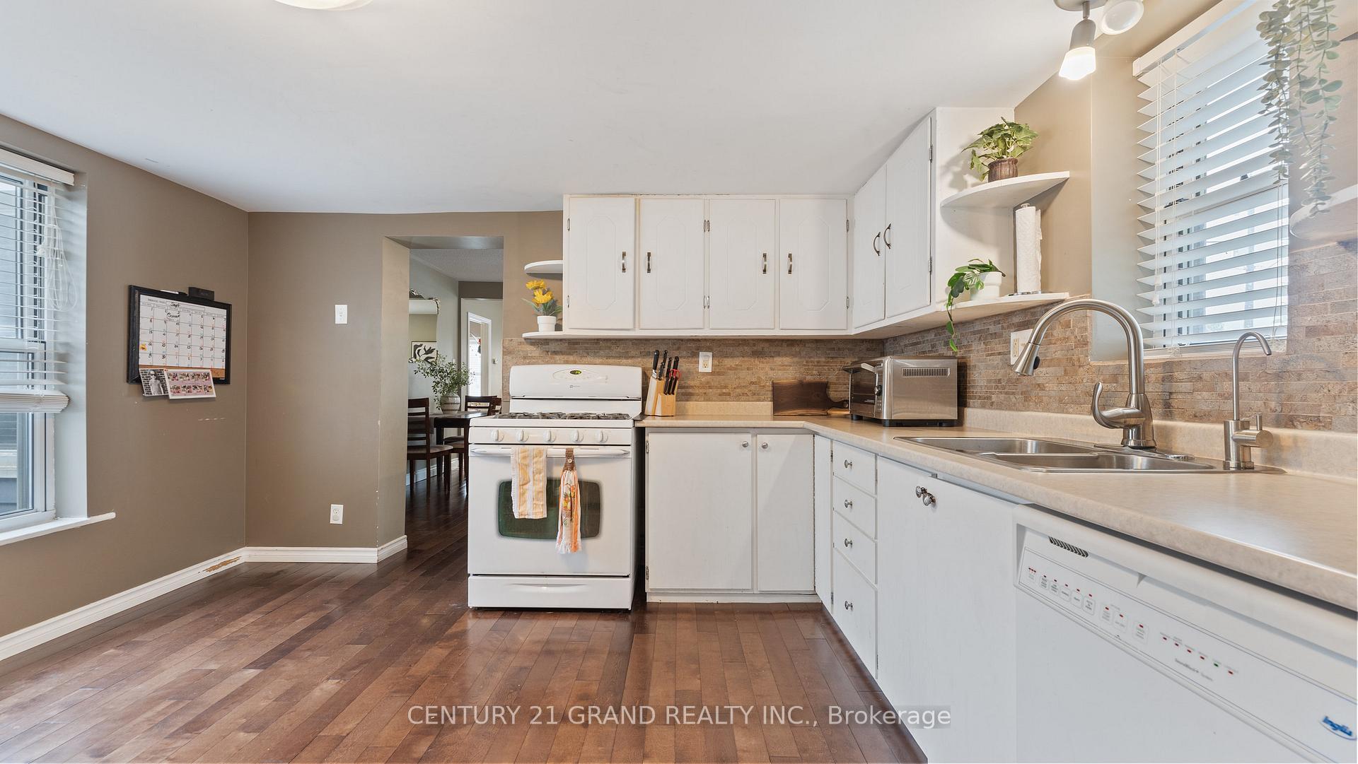 Photo 10 of 87 West River Street, Brant, Paris — HOMEH