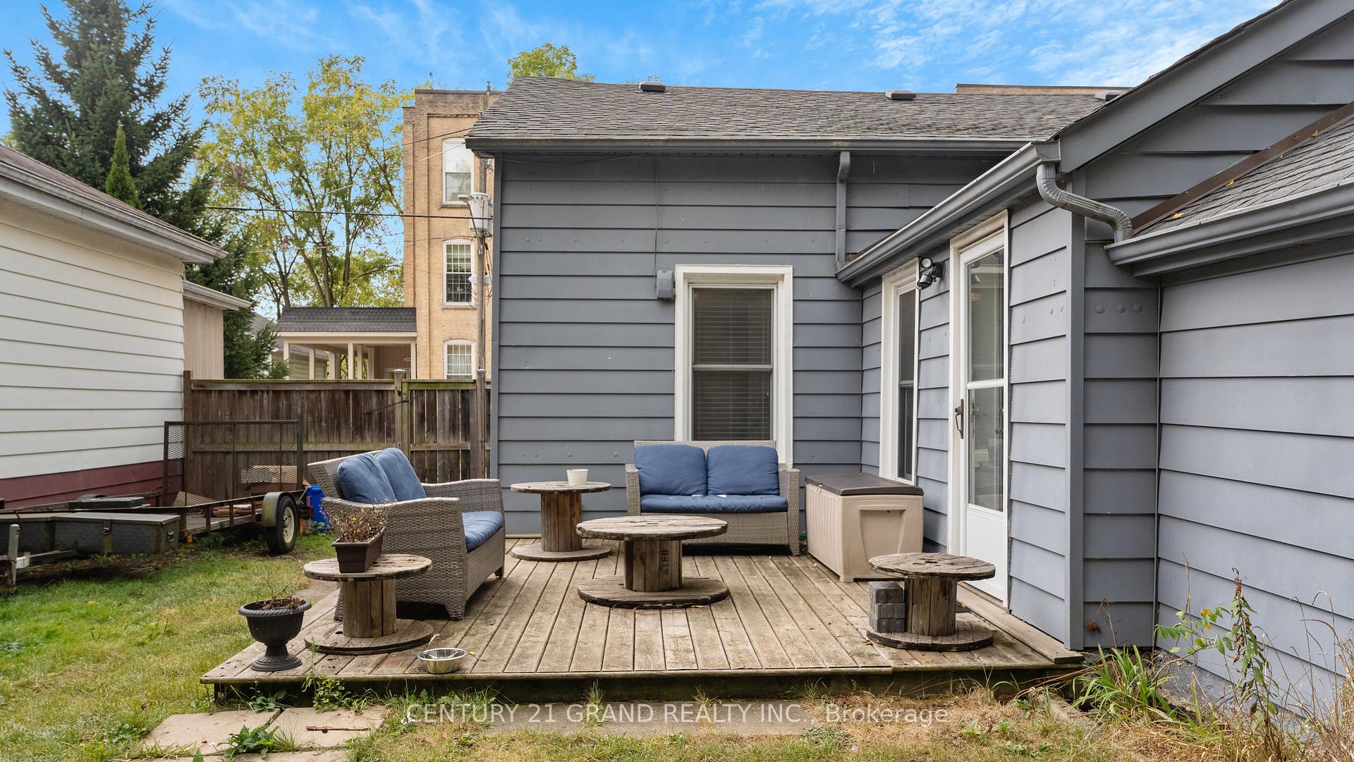 Photo 18 of 87 West River Street, Brant, Paris — HOMEH