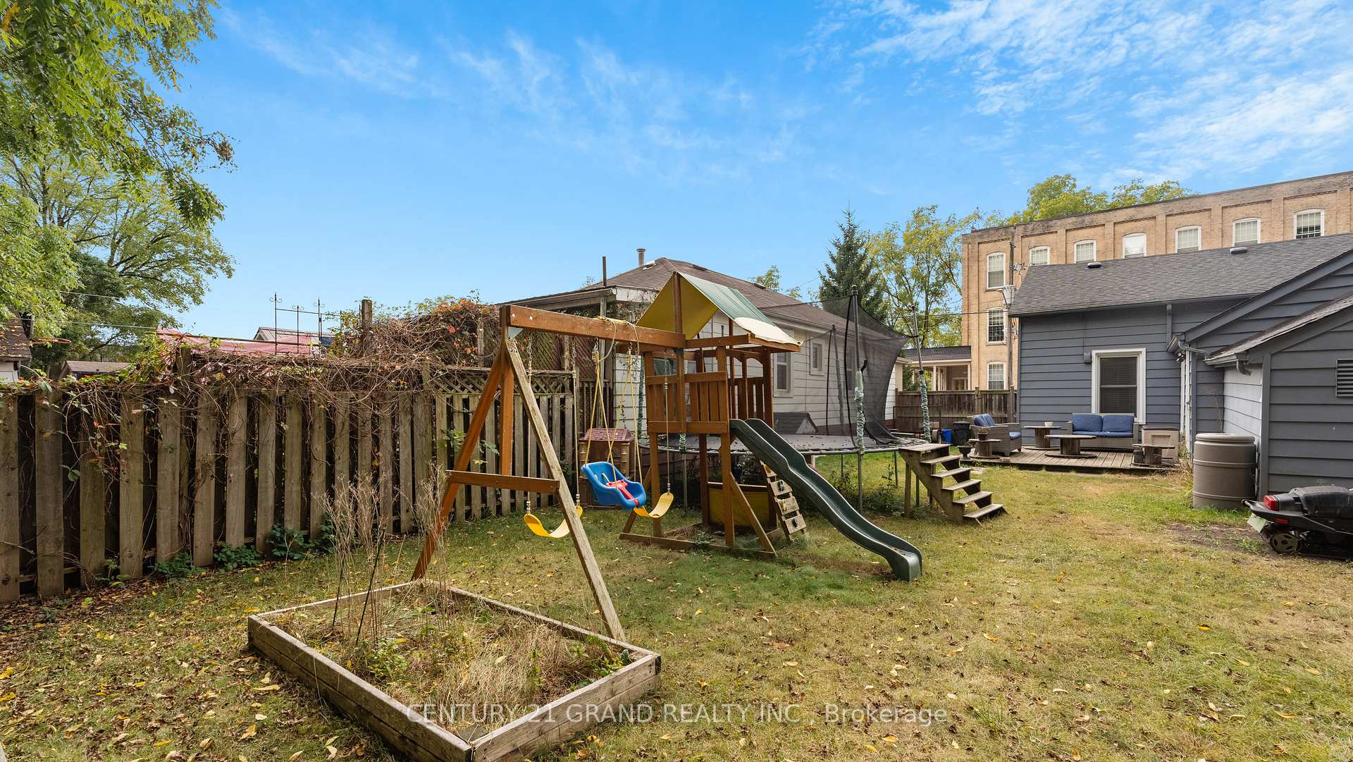Photo 20 of 87 West River Street, Brant, Paris — HOMEH