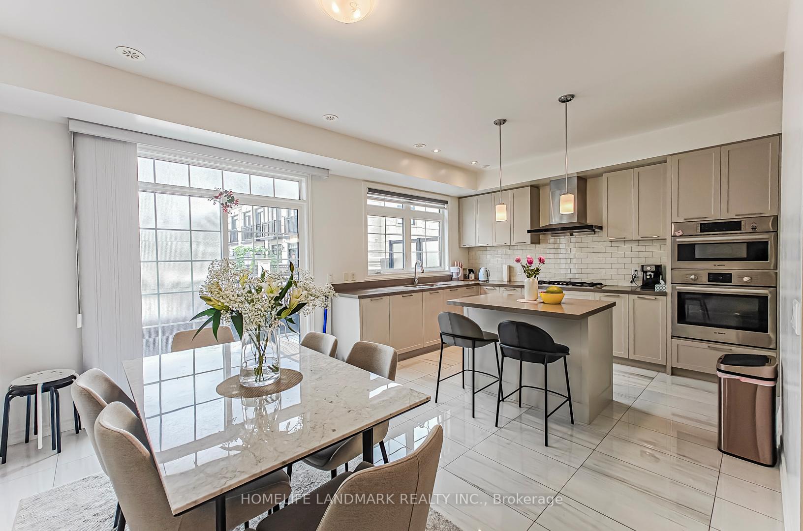 Photo 3 of 84 Village Parkway, Markham, Unionville — HOMEH