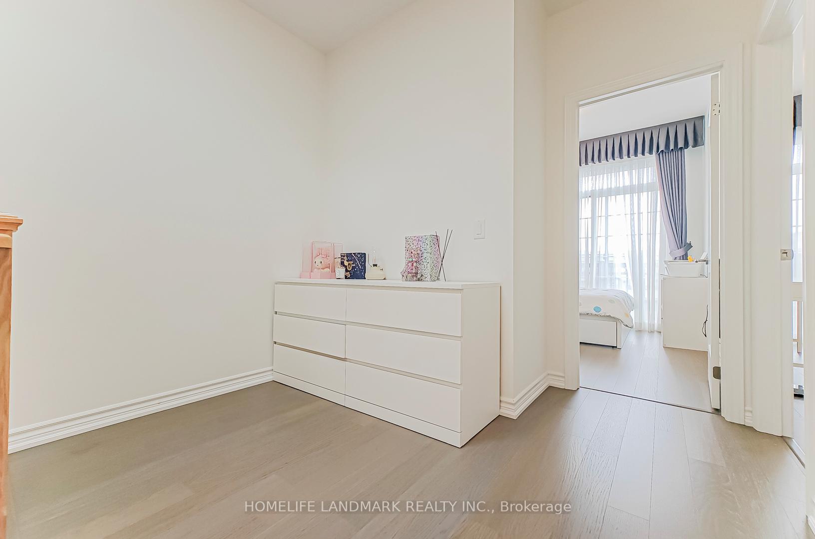 Photo 11 of 84 Village Parkway, Markham, Unionville — HOMEH