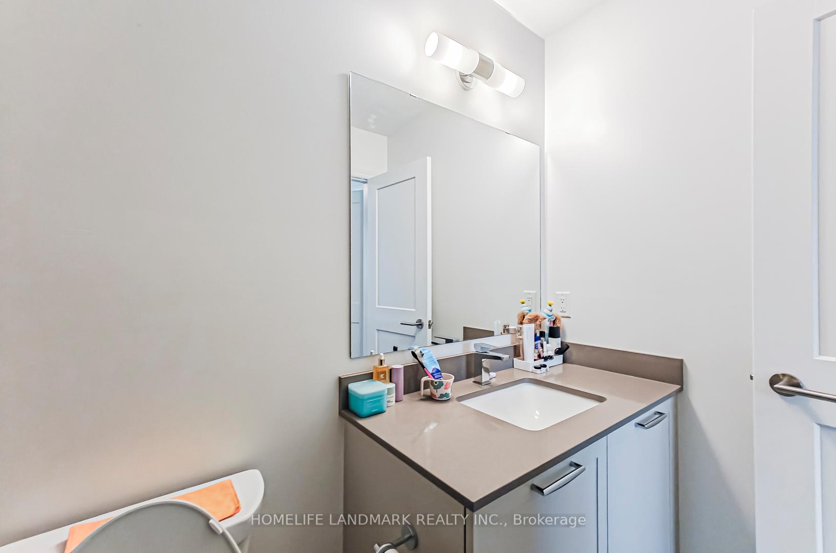 Photo 13 of 84 Village Parkway, Markham, Unionville — HOMEH