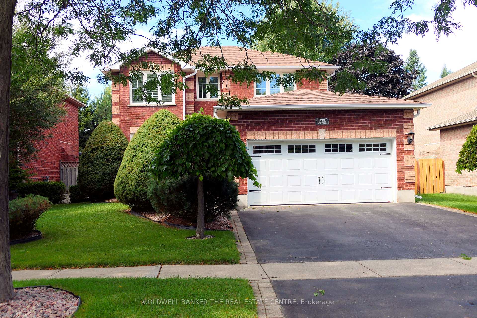 Front of 366 Cundles Road W