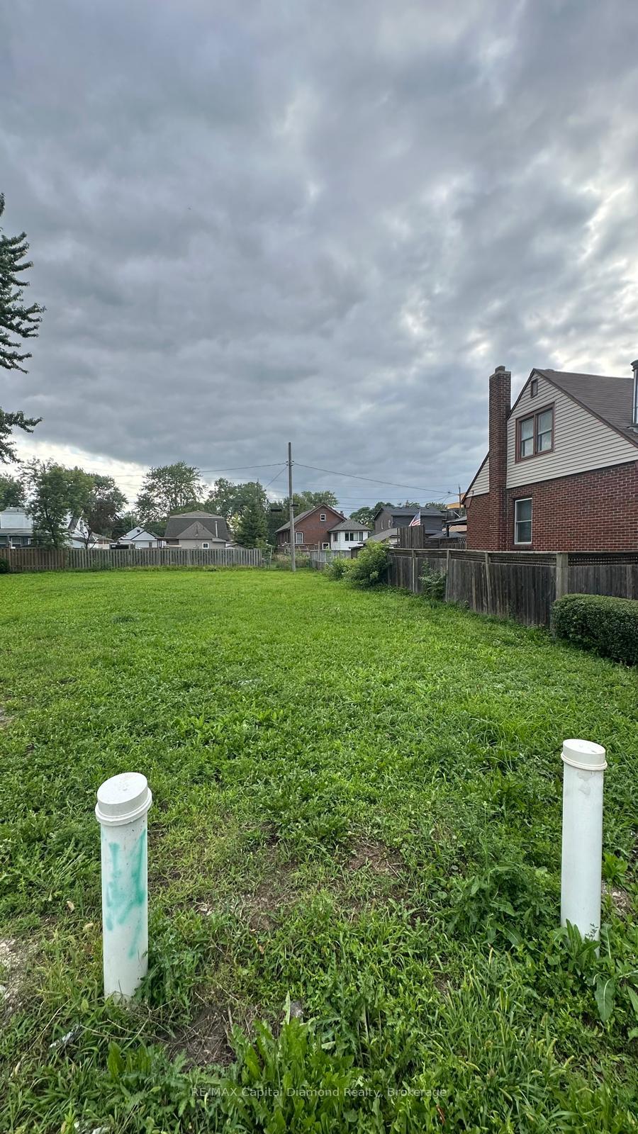 Photo 1 of 325 Frank Avenue, Windsor — HOMEH