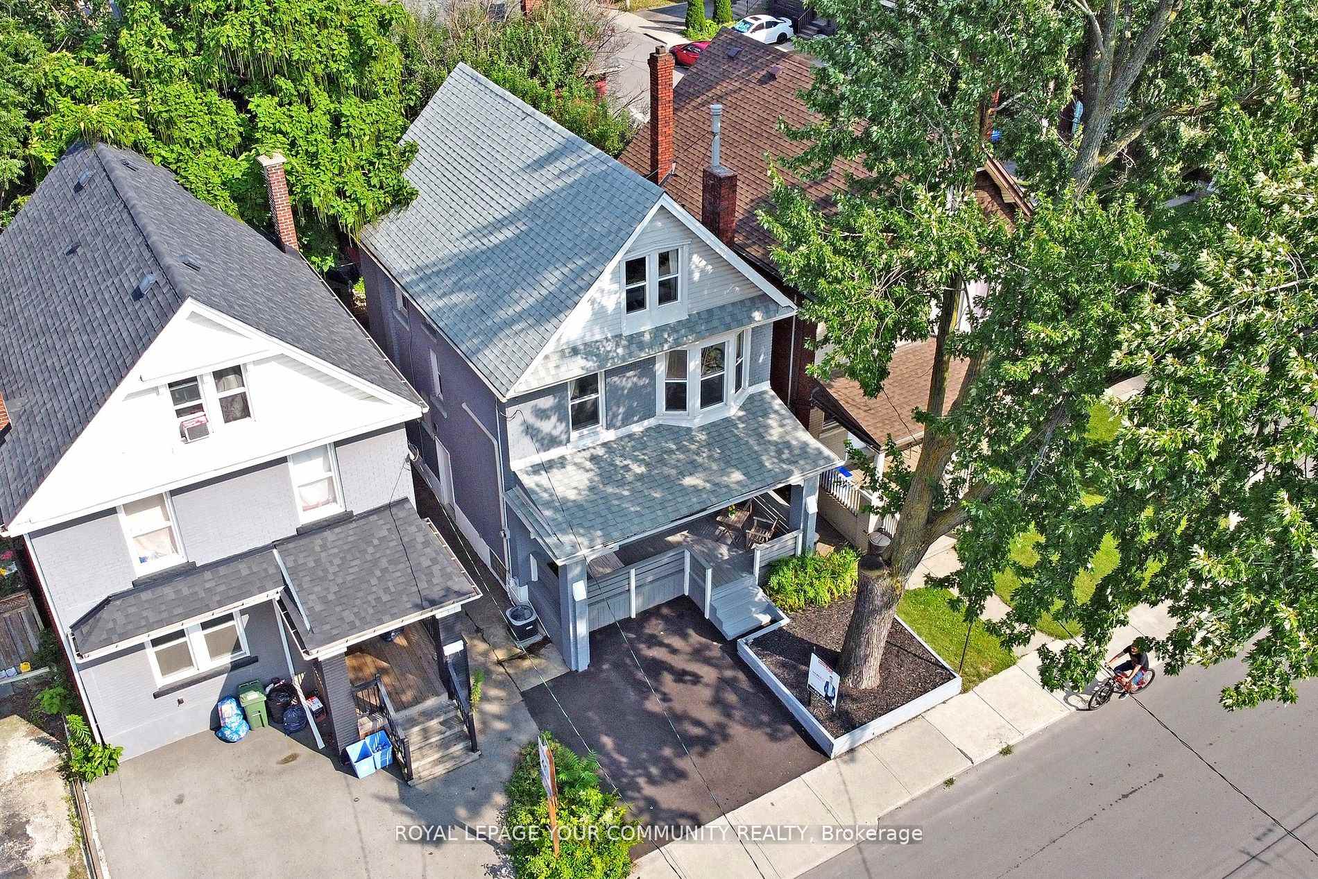 Front of 20 Barnesdale Avenue N