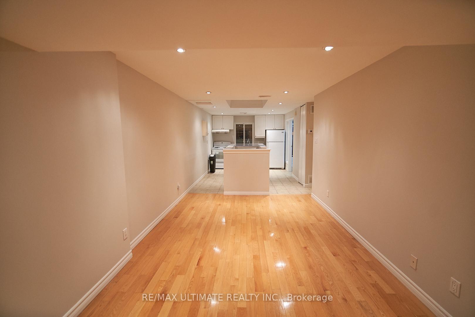 Photo 1 of Unit Upper, 35 Longboat Avenue, Toronto, Waterfront Communities — HOMEH