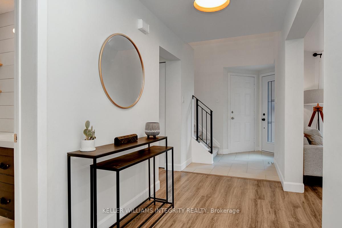 Photo 5 of 20 Bourne Street, Ottawa, Barrhaven - Cedargrove/Fraserdale — HOMEH