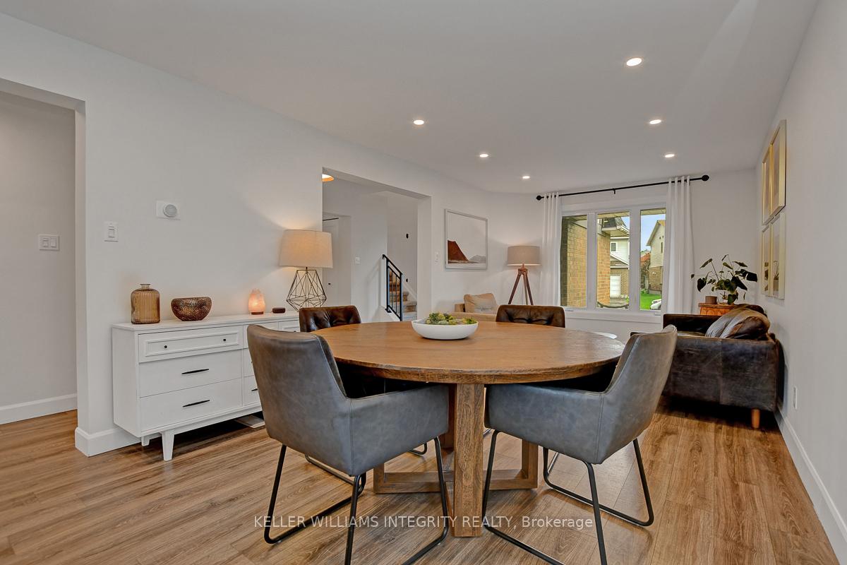 Photo 11 of 20 Bourne Street, Ottawa, Barrhaven - Cedargrove/Fraserdale — HOMEH