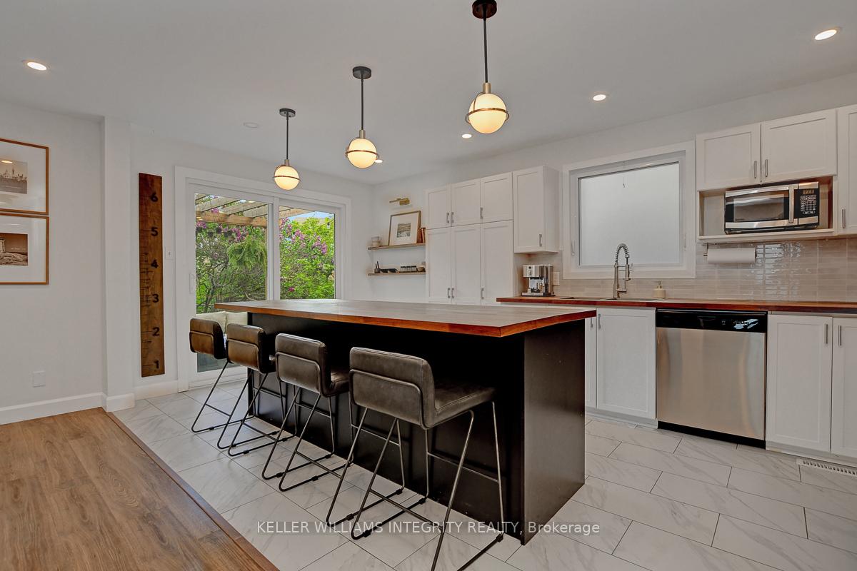 Photo 16 of 20 Bourne Street, Ottawa, Barrhaven - Cedargrove/Fraserdale — HOMEH