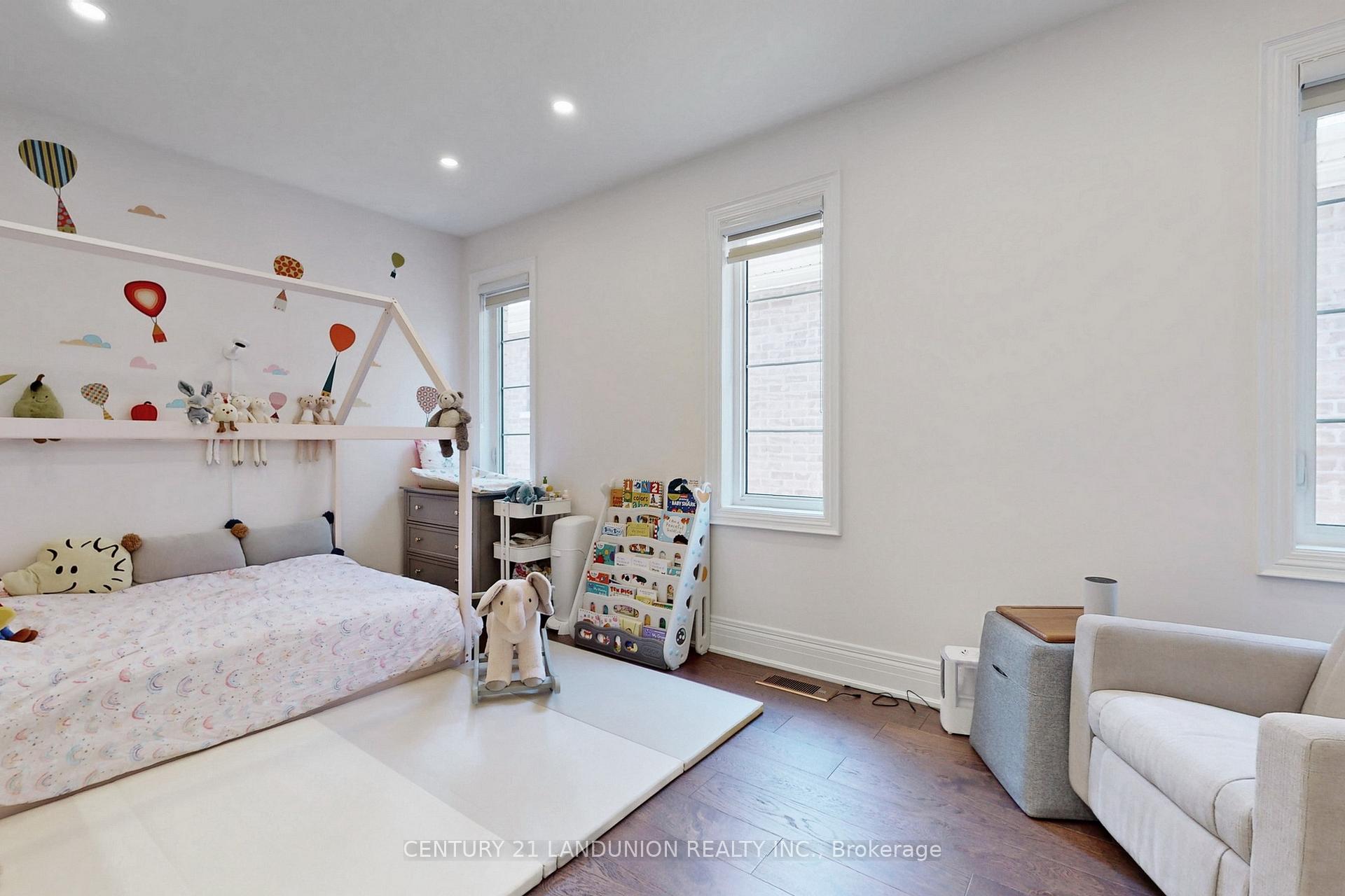 Photo 22 of 22 Conger Street, Vaughan, Patterson — HOMEH