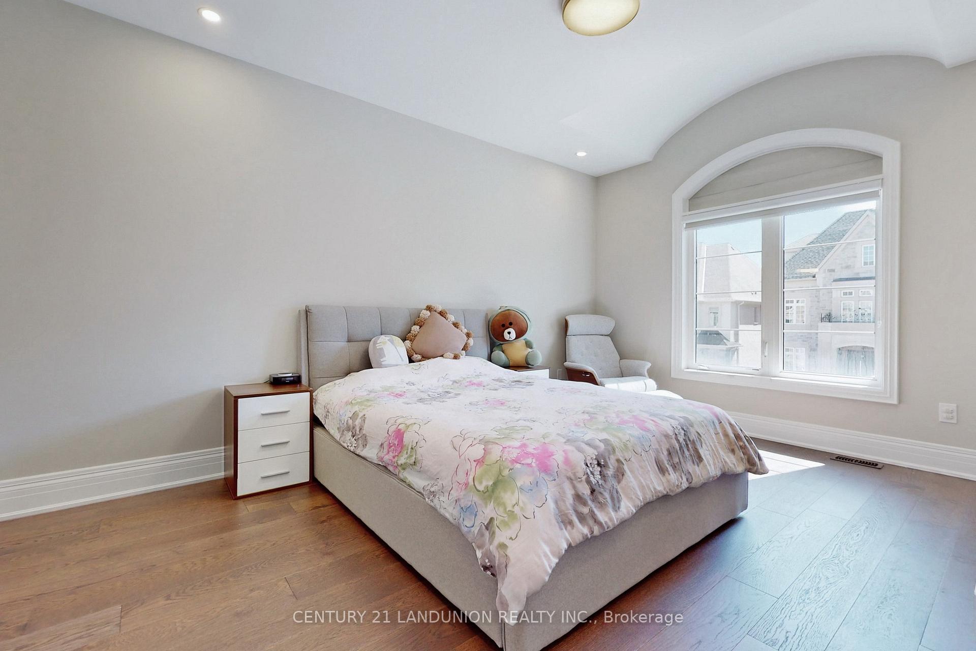 Photo 30 of 22 Conger Street, Vaughan, Patterson — HOMEH