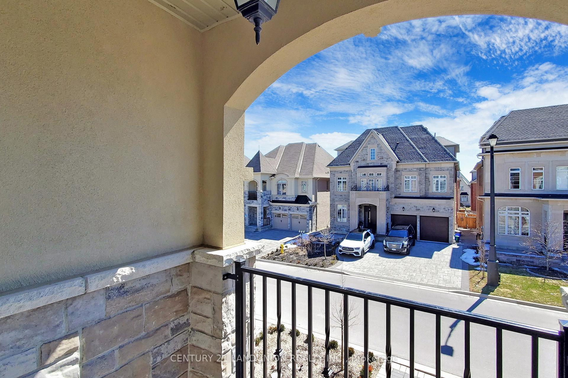 Photo 37 of 22 Conger Street, Vaughan, Patterson — HOMEH