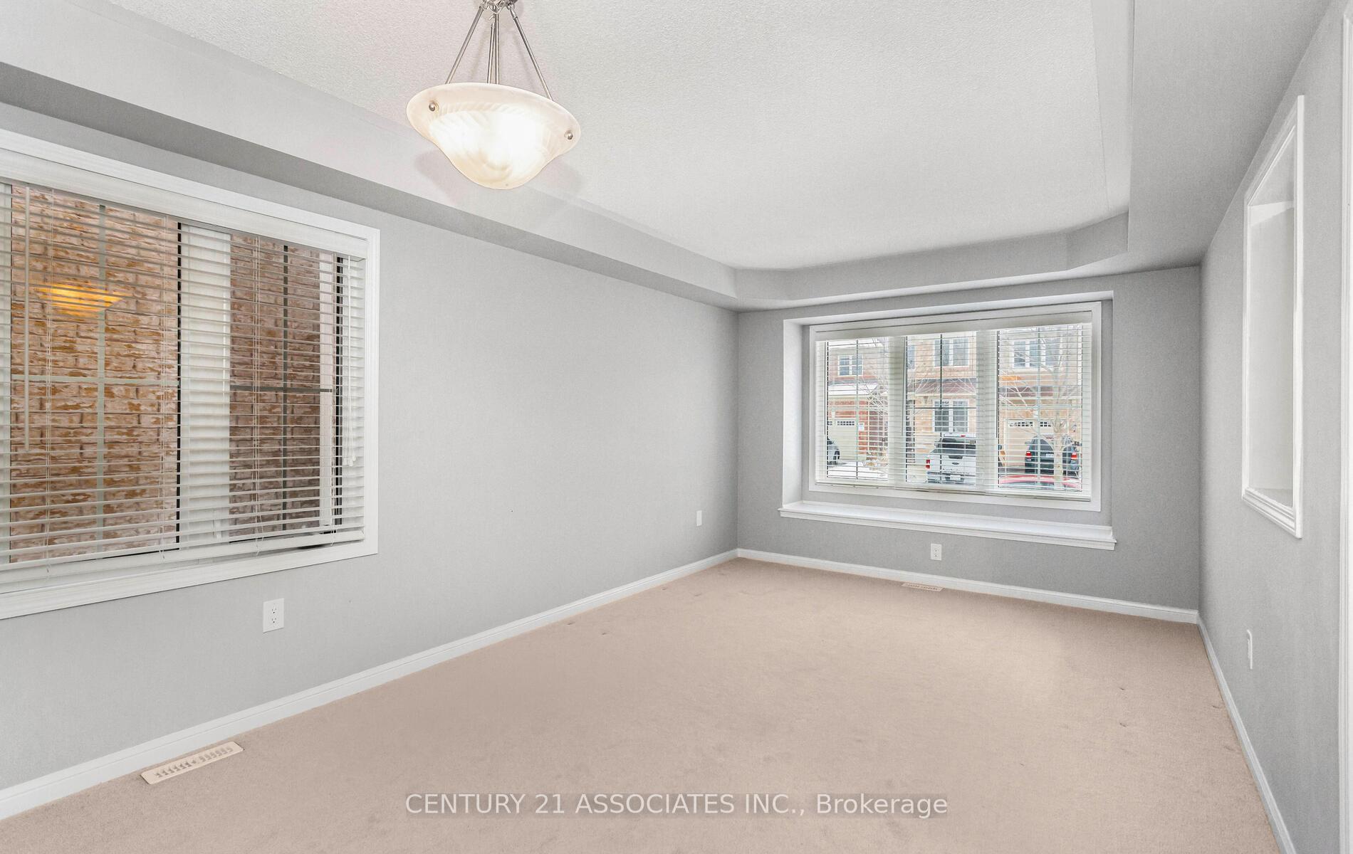 Photo 8 of 261 Gleave ( Upper Level) Terrace, Milton, Harrison — HOMEH
