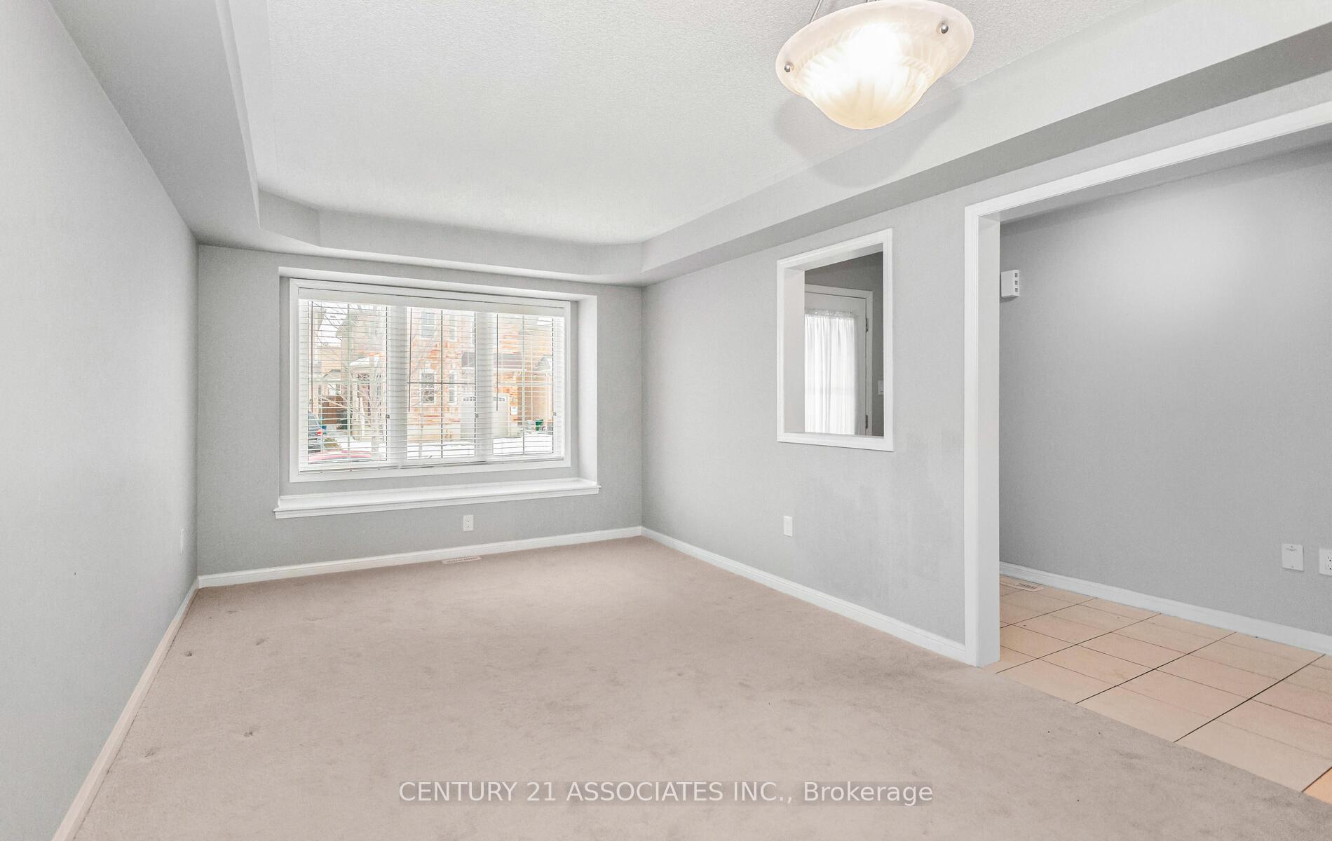 Photo 6 of 261 Gleave ( Upper Level) Terrace, Milton, Harrison — HOMEH