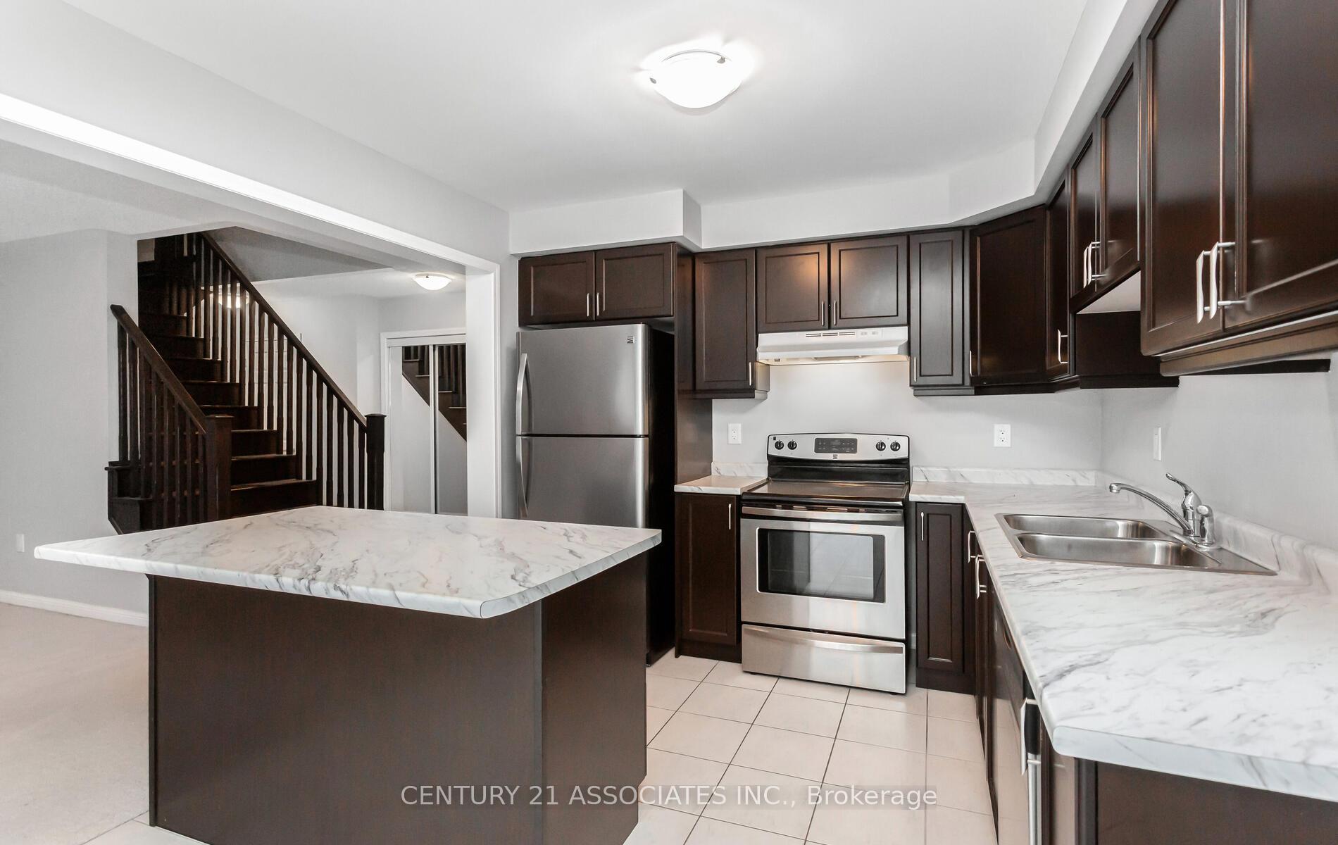 Photo 29 of 261 Gleave ( Upper Level) Terrace, Milton, Harrison — HOMEH