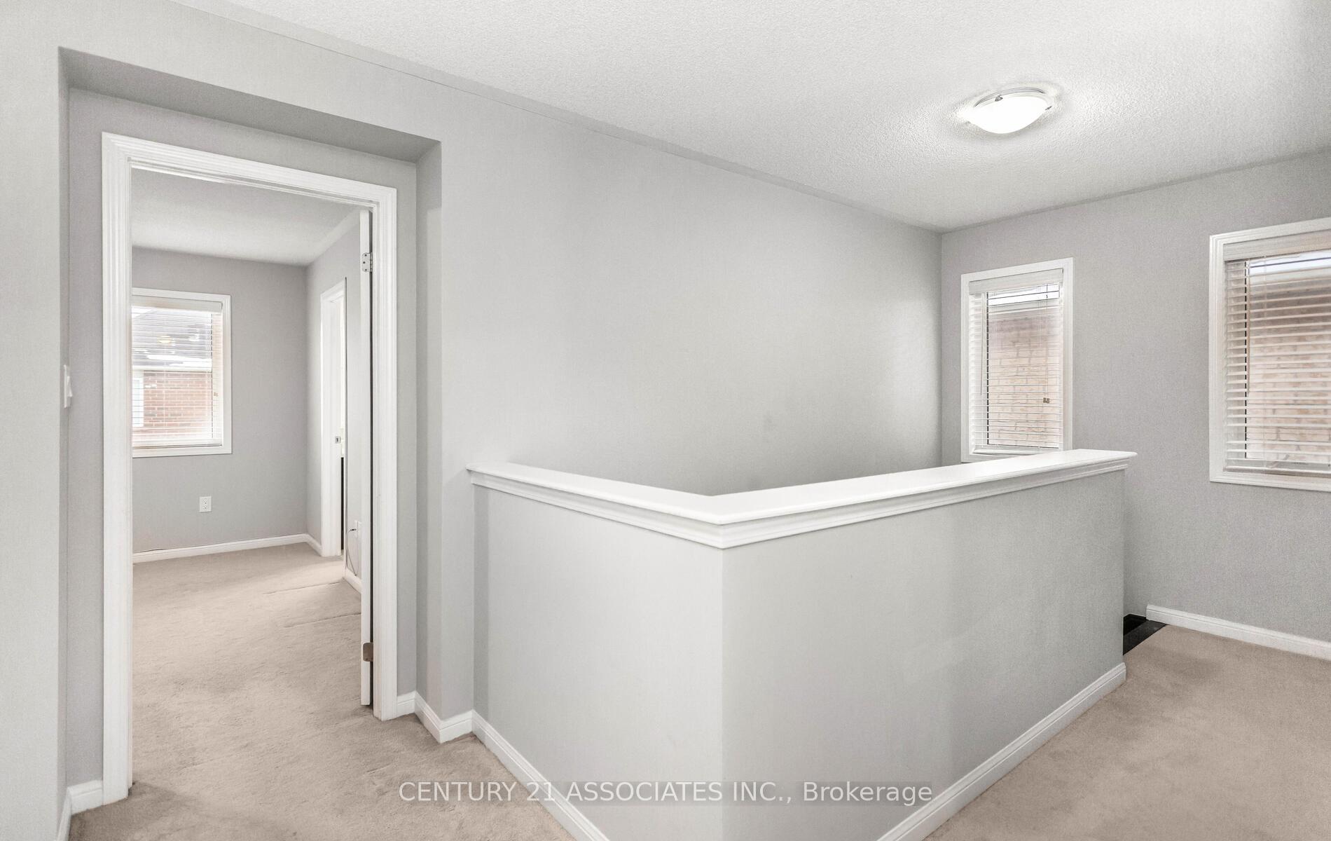 Photo 27 of 261 Gleave ( Upper Level) Terrace, Milton, Harrison — HOMEH