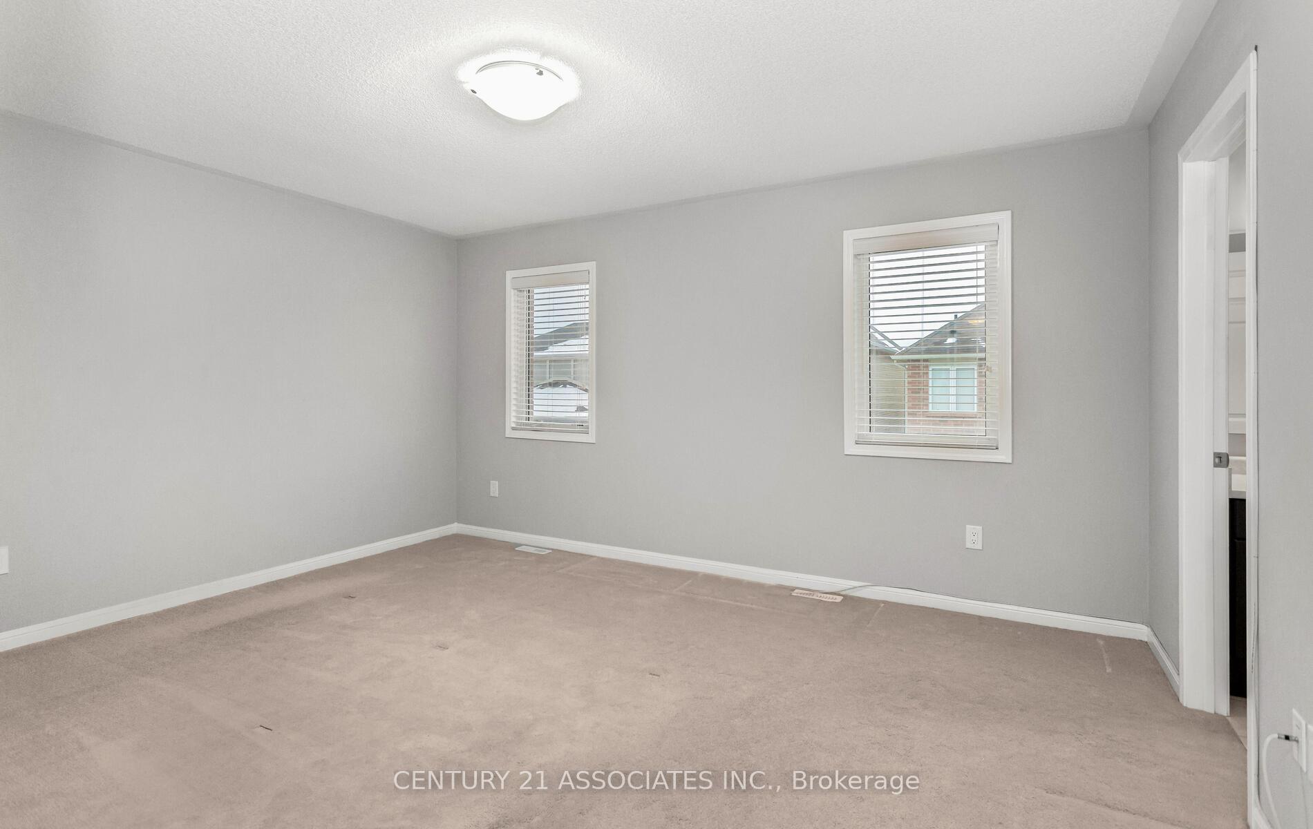 Photo 25 of 261 Gleave ( Upper Level) Terrace, Milton, Harrison — HOMEH
