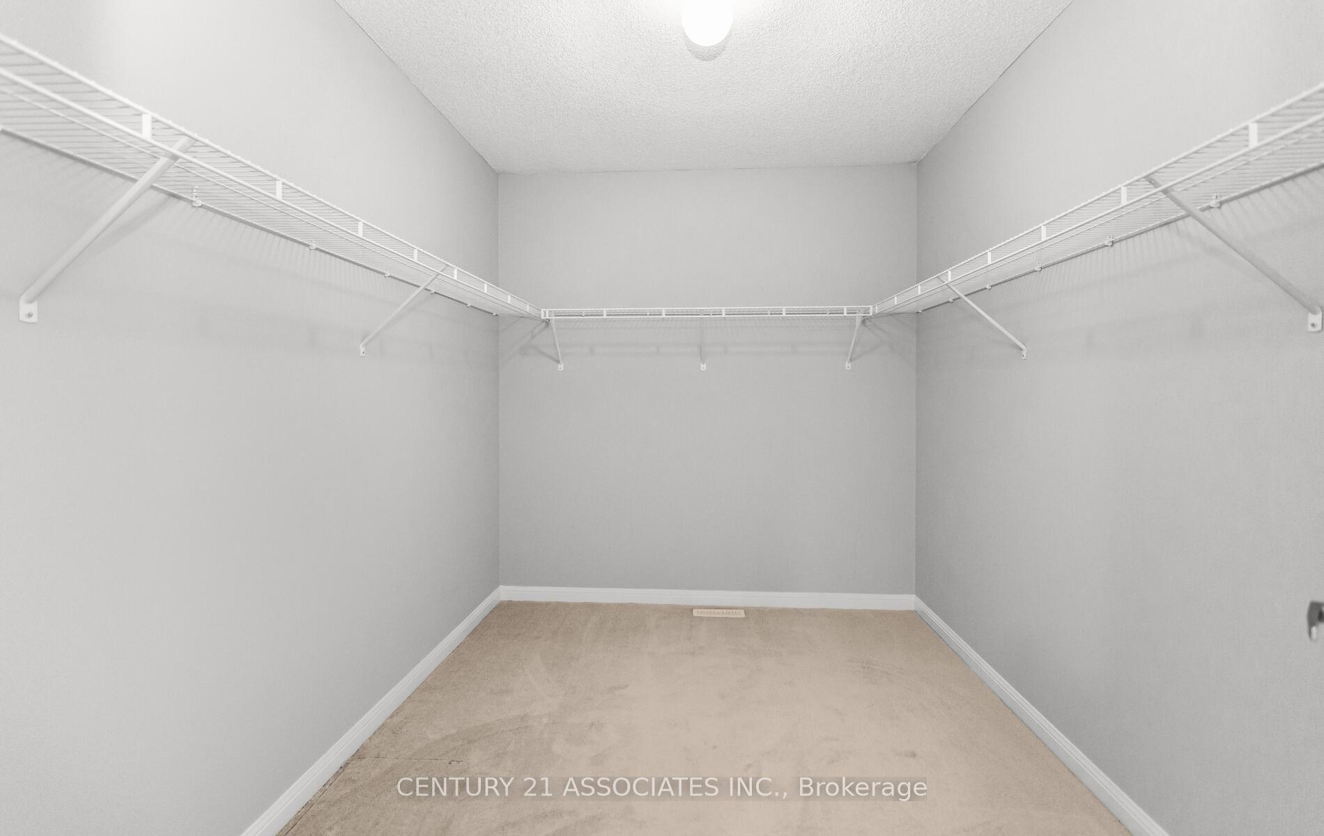 Photo 32 of 261 Gleave ( Upper Level) Terrace, Milton, Harrison — HOMEH