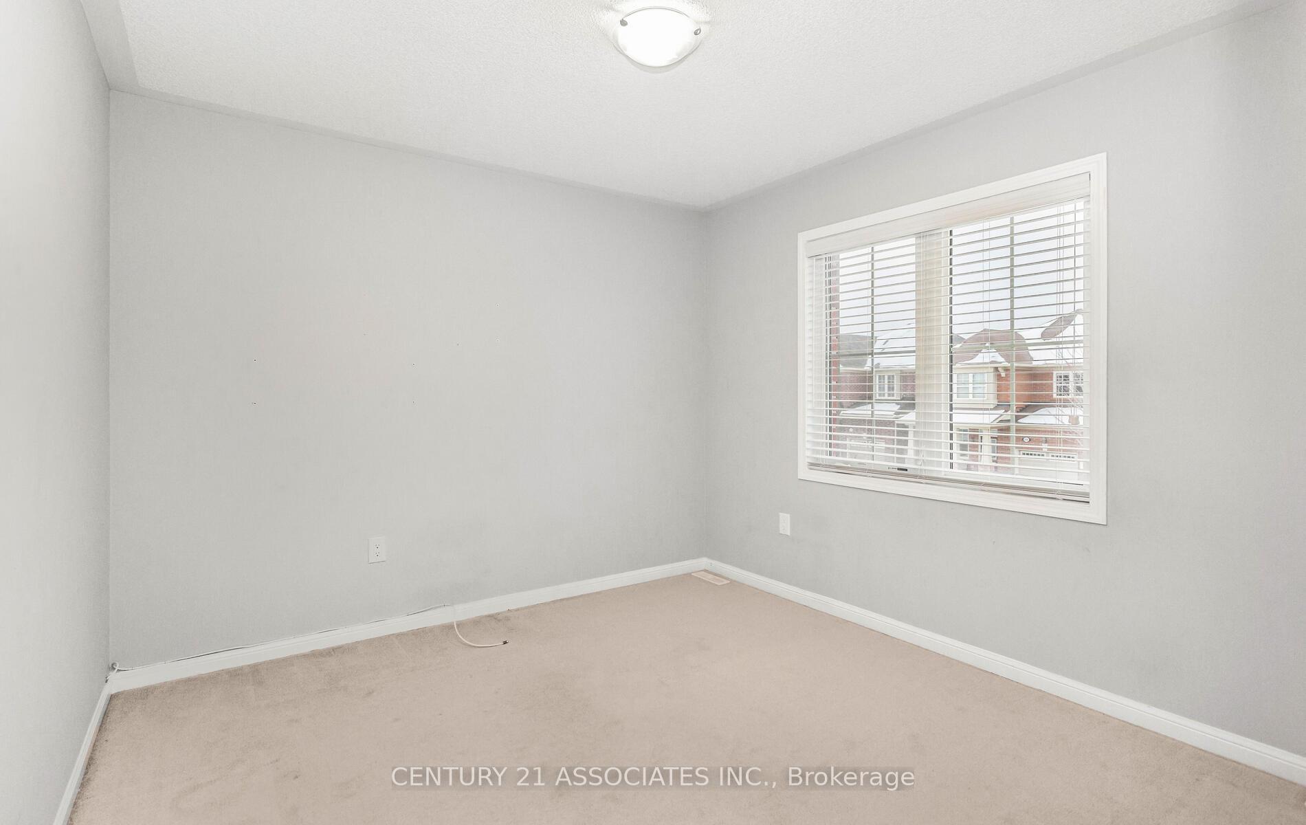Photo 34 of 261 Gleave ( Upper Level) Terrace, Milton, Harrison — HOMEH