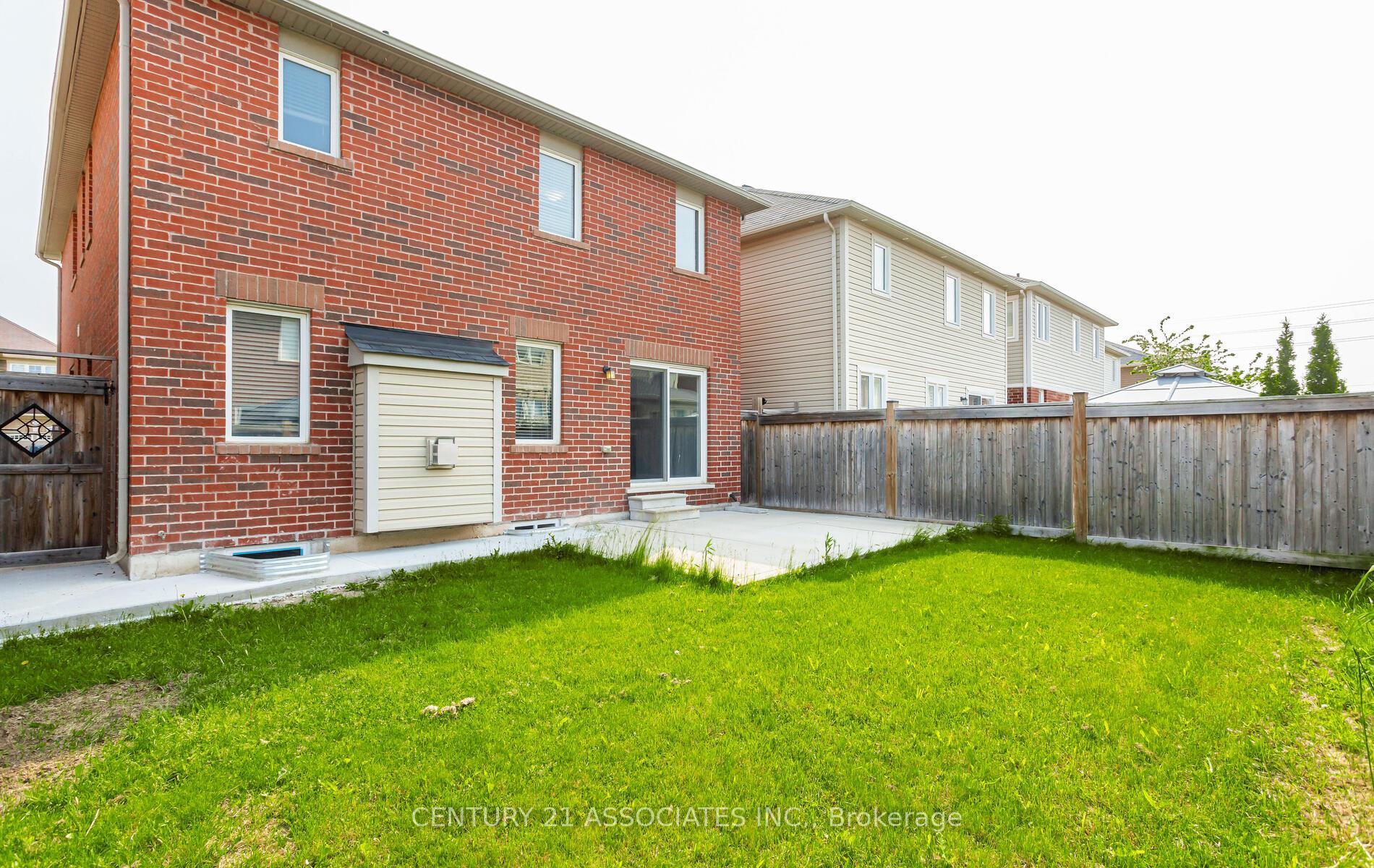 Photo 44 of 261 Gleave ( Upper Level) Terrace, Milton, Harrison — HOMEH
