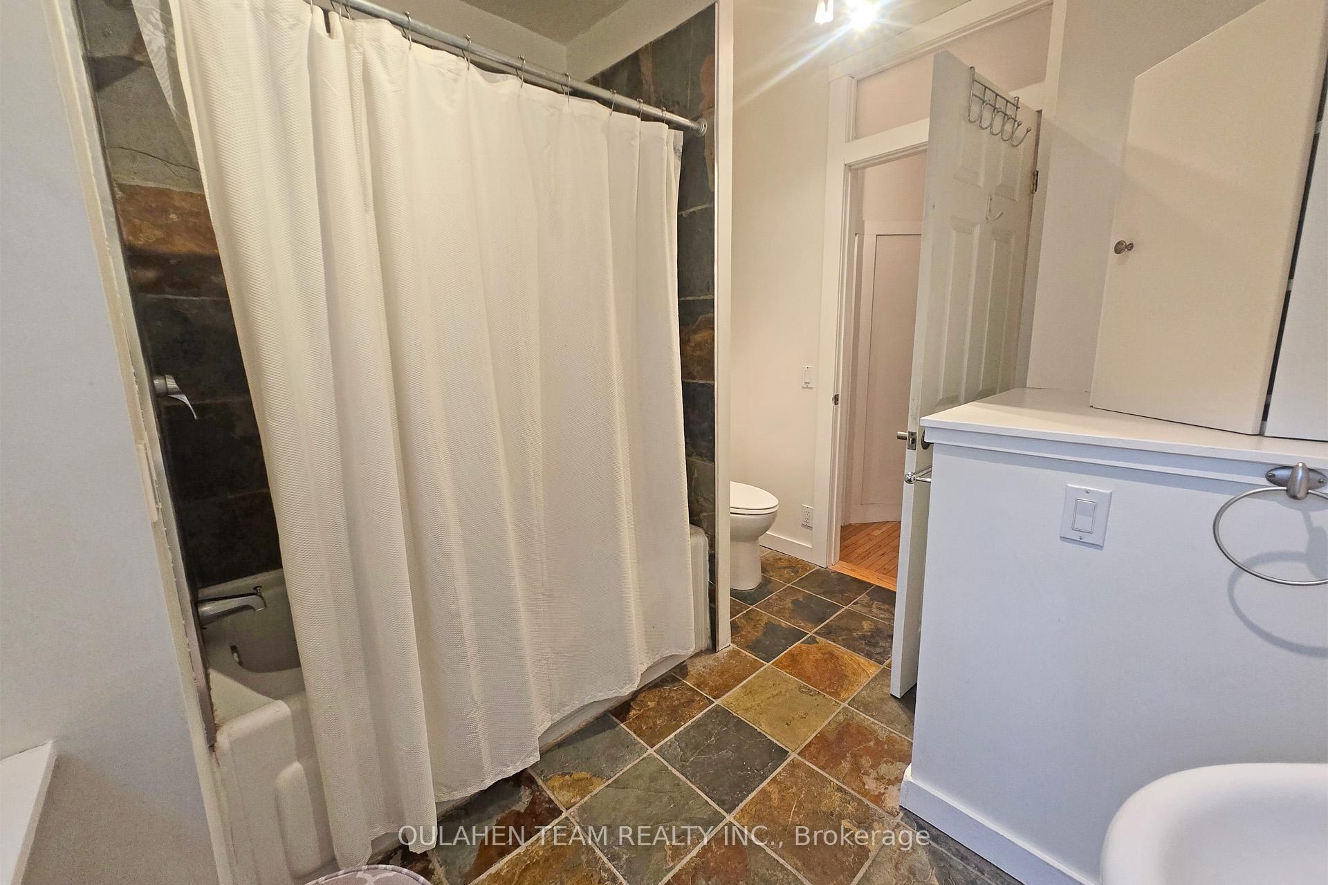 Photo 11 of 43 Norwood Terrace, Toronto, East End-Danforth — HOMEH