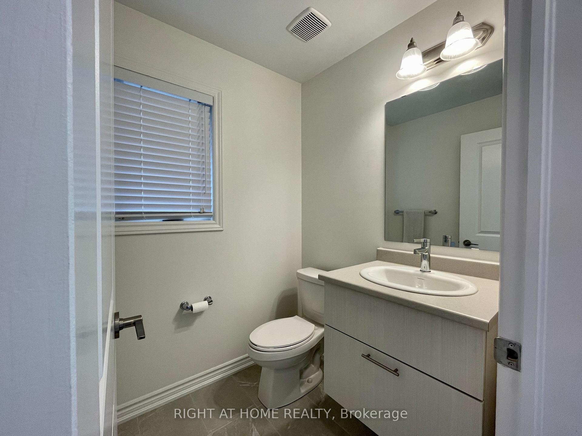 Photo 7 of 152 Shepherd Drive, Barrie, Rural Barrie Southeast — HOMEH