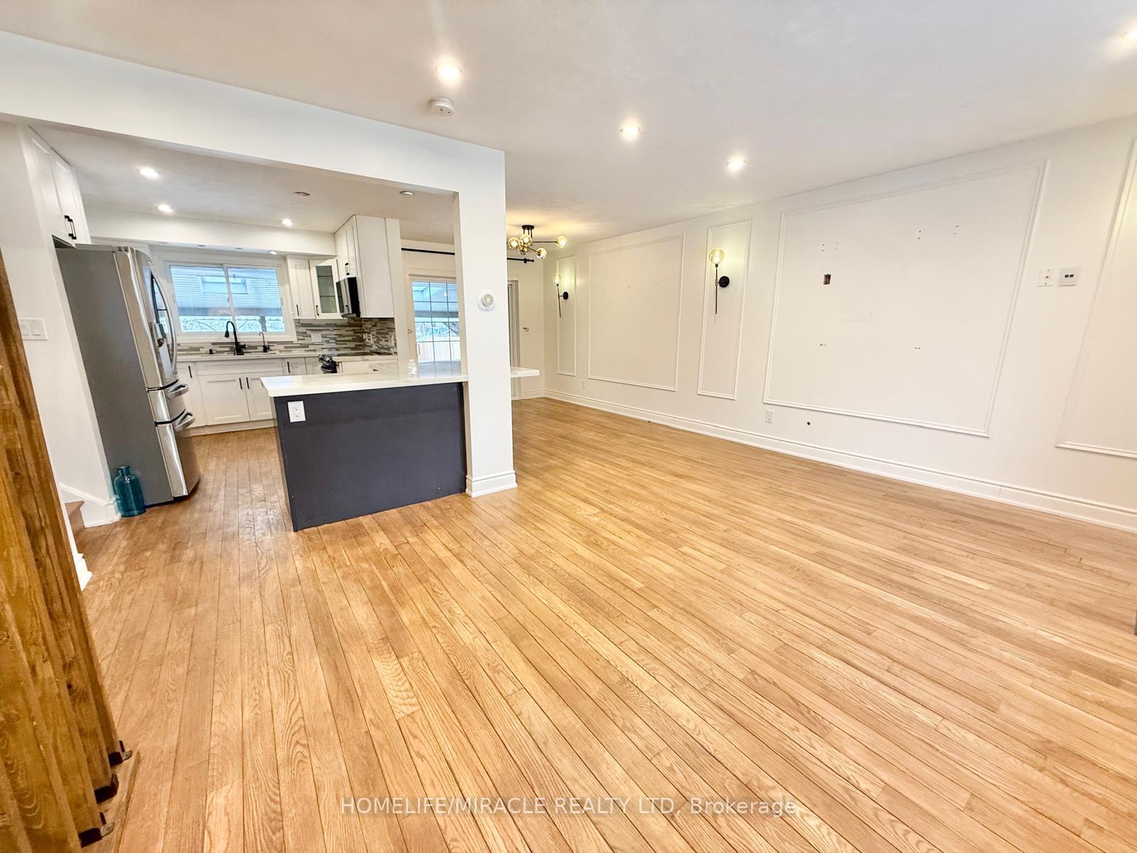 Photo 4 of Unit Main Unit, 12 Foster Crescent E, Waterloo — HOMEH