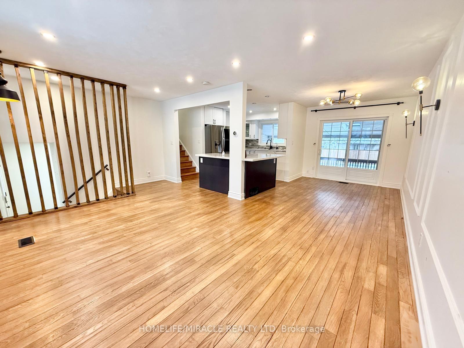 Photo 2 of Unit Main Unit, 12 Foster Crescent E, Waterloo — HOMEH