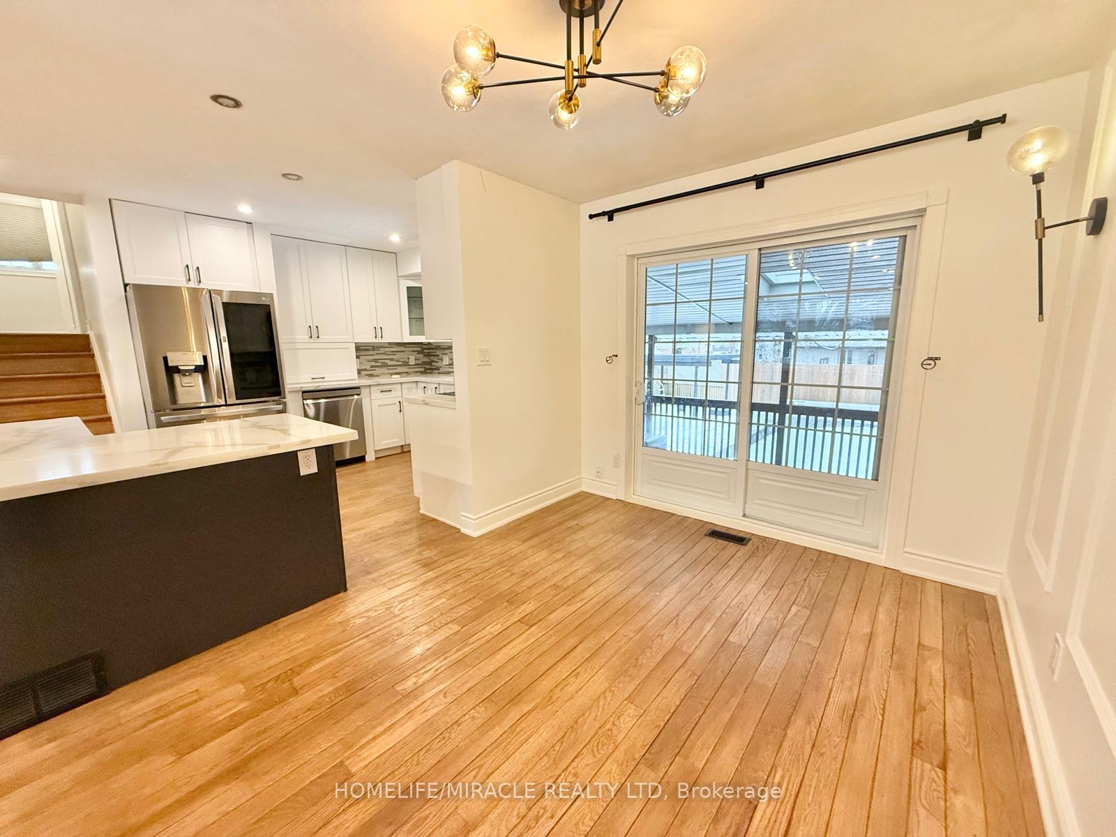 Photo 7 of Unit Main Unit, 12 Foster Crescent E, Waterloo — HOMEH
