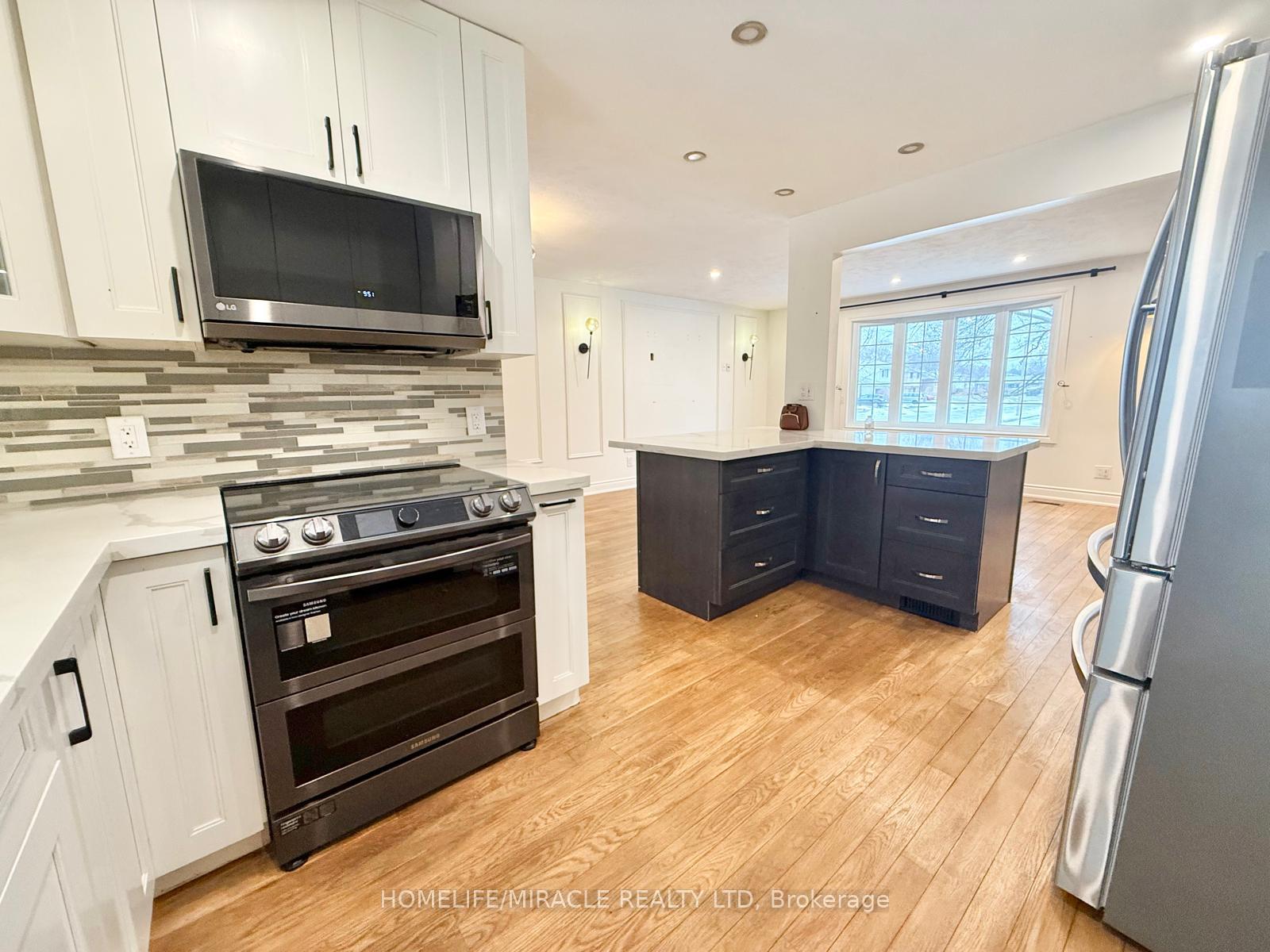 Photo 6 of Unit Main Unit, 12 Foster Crescent E, Waterloo — HOMEH