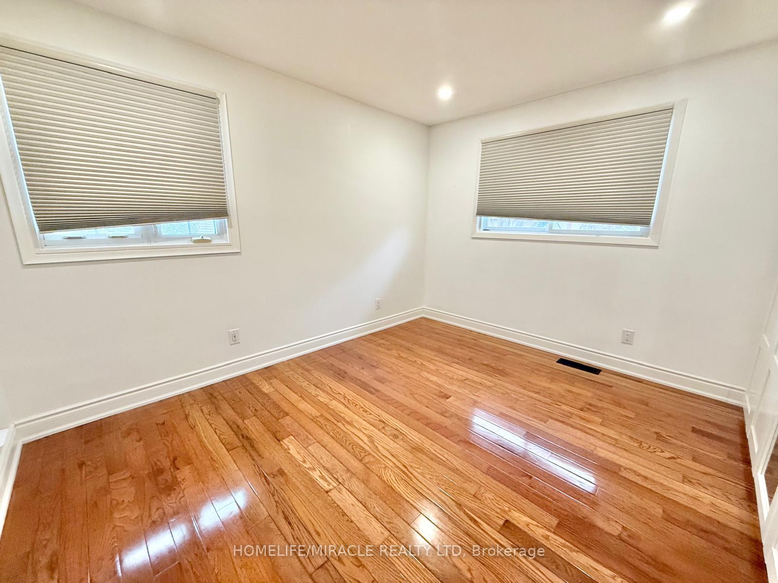 Photo 13 of Unit Main Unit, 12 Foster Crescent E, Waterloo — HOMEH