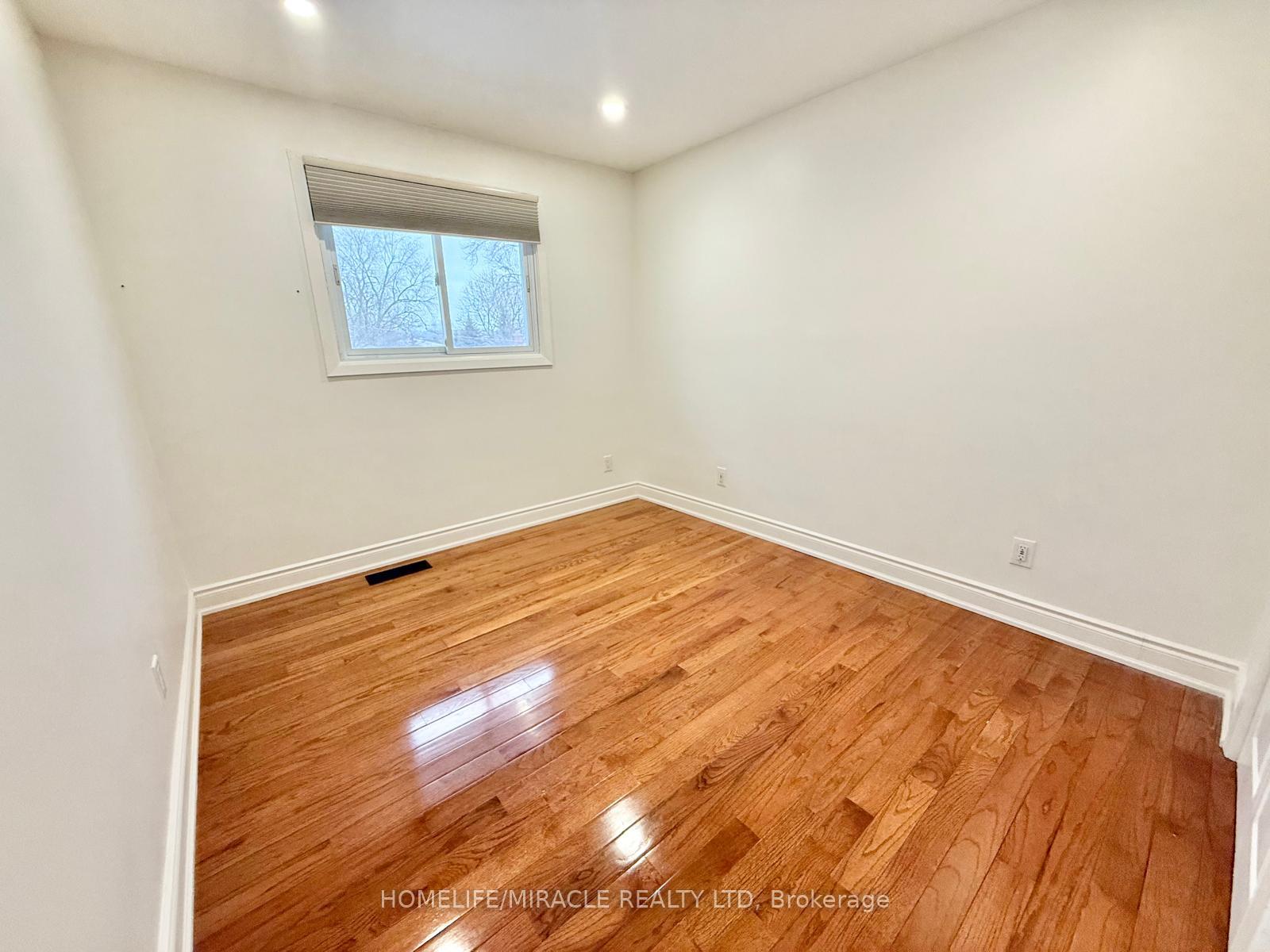 Photo 16 of Unit Main Unit, 12 Foster Crescent E, Waterloo — HOMEH