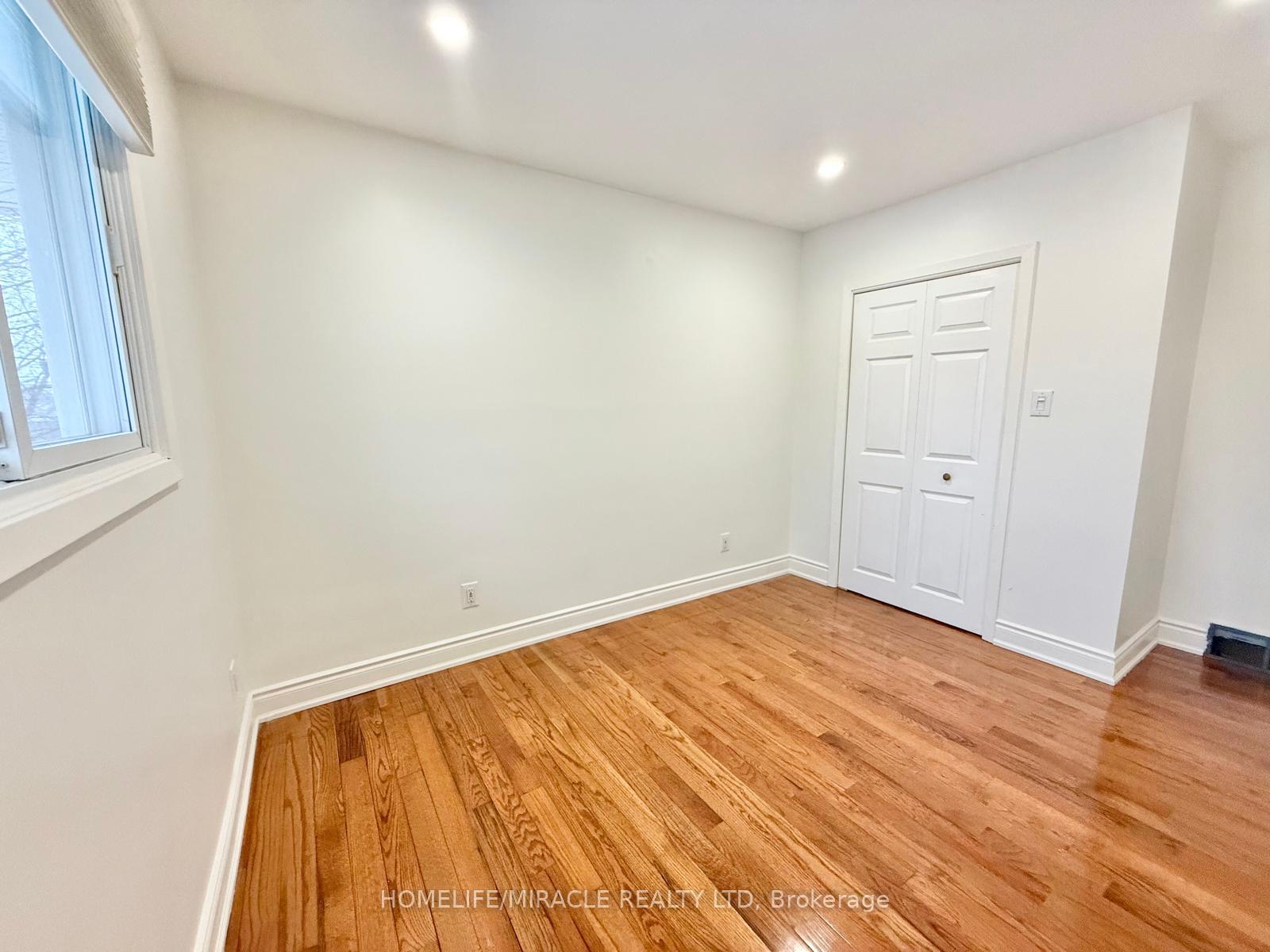 Photo 17 of Unit Main Unit, 12 Foster Crescent E, Waterloo — HOMEH