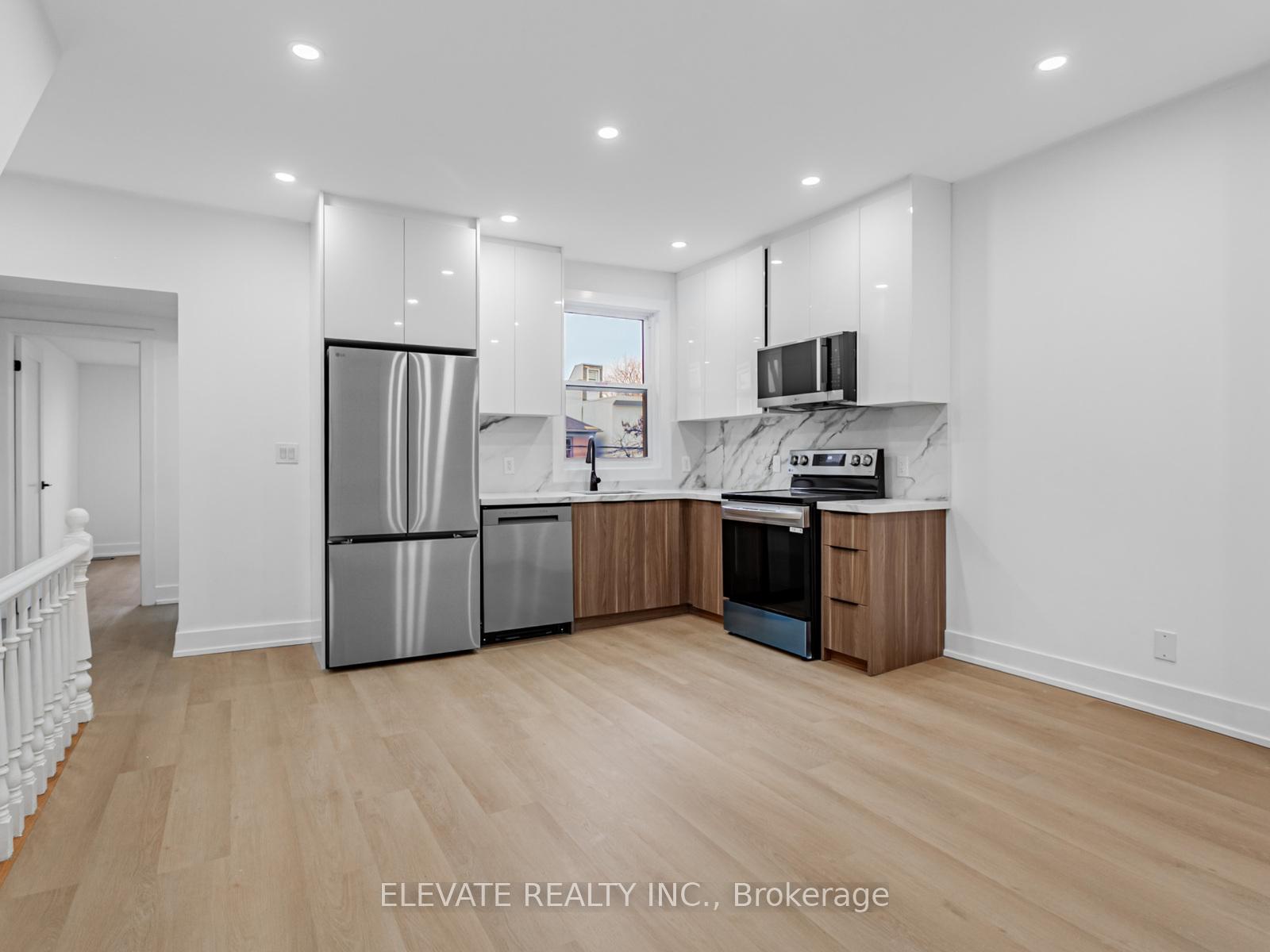Photo 1 of Unit 2, 135 Bellwoods Avenue, Toronto, Trinity-Bellwoods — HOMEH
