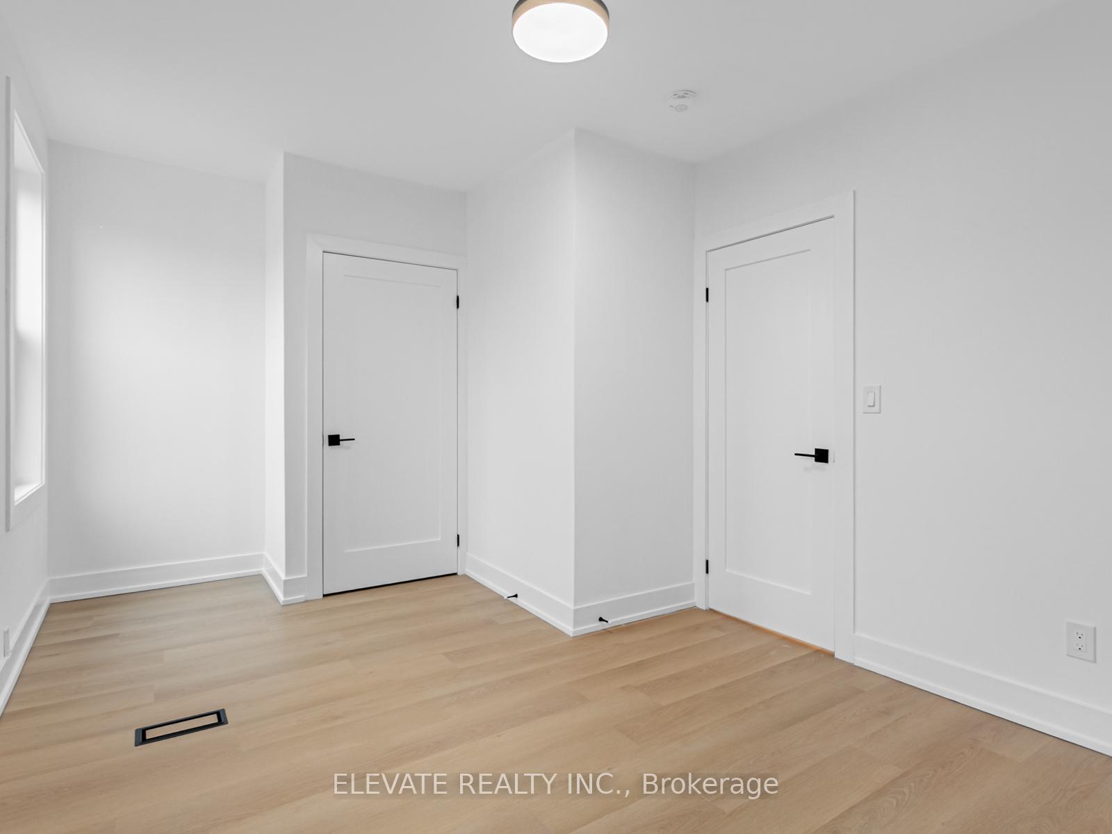 Photo 5 of Unit 2, 135 Bellwoods Avenue, Toronto, Trinity-Bellwoods — HOMEH
