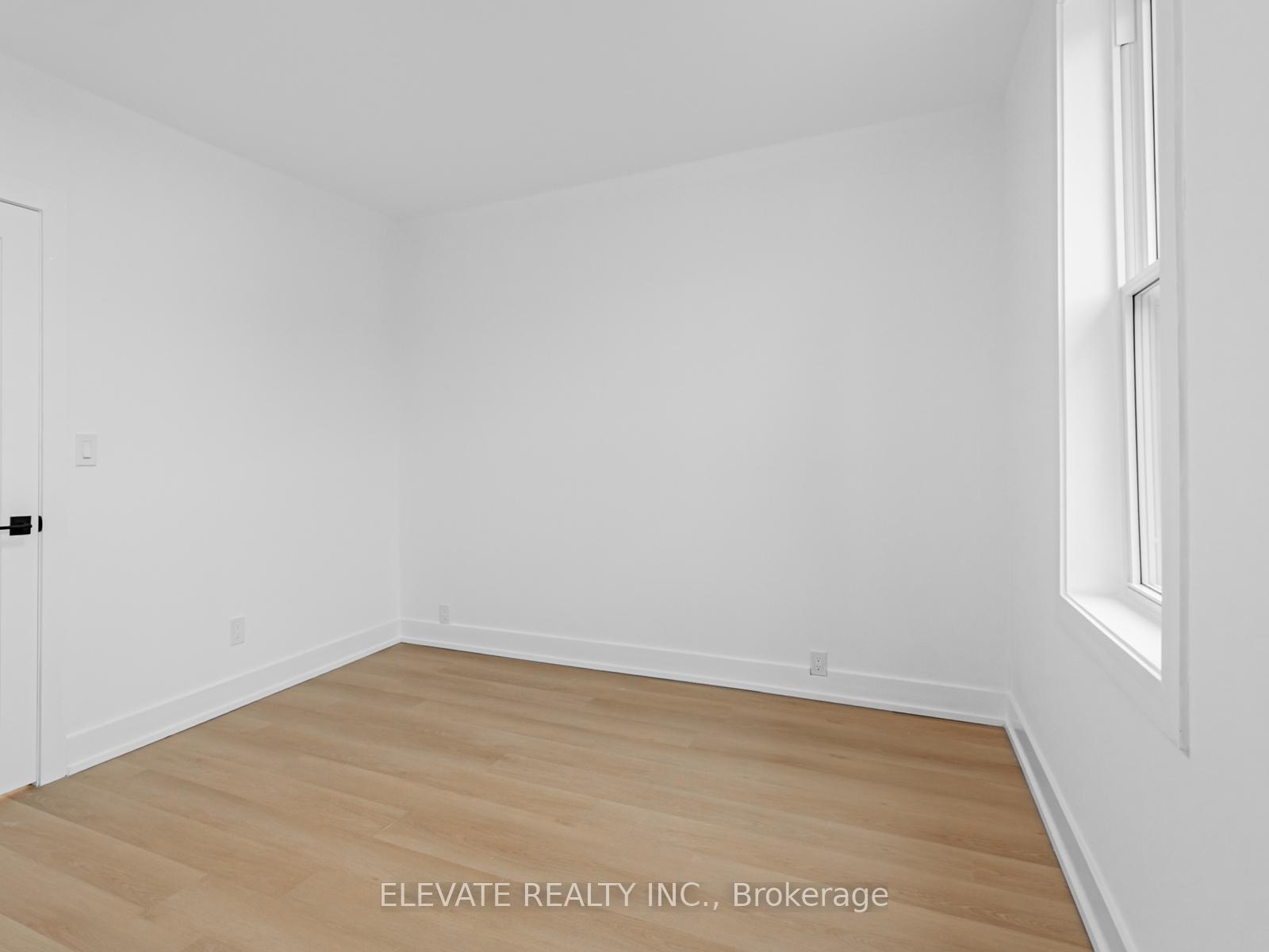 Photo 6 of Unit 2, 135 Bellwoods Avenue, Toronto, Trinity-Bellwoods — HOMEH