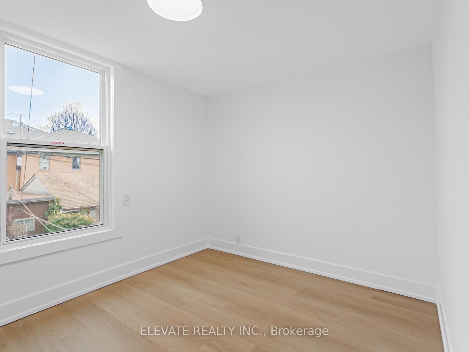 Photo 7 of Unit 2, 135 Bellwoods Avenue, Toronto, Trinity-Bellwoods — HOMEH