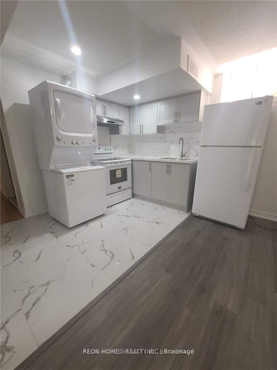 Photo 3 of Unit (Bsmt), 388 Sunny Meadow Boulevard, Brampton, Sandringham-Wellington — HOMEH