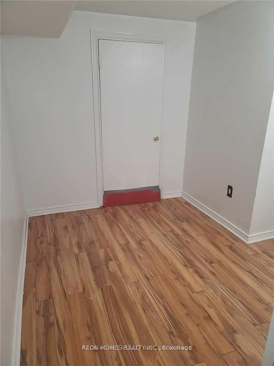 Photo 4 of Unit (Bsmt), 388 Sunny Meadow Boulevard, Brampton, Sandringham-Wellington — HOMEH