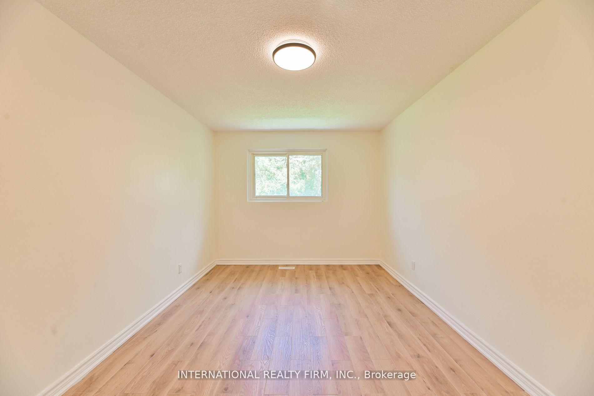 Photo 12 of 43 Mallard Crescent, Brampton, Central Park — HOMEH