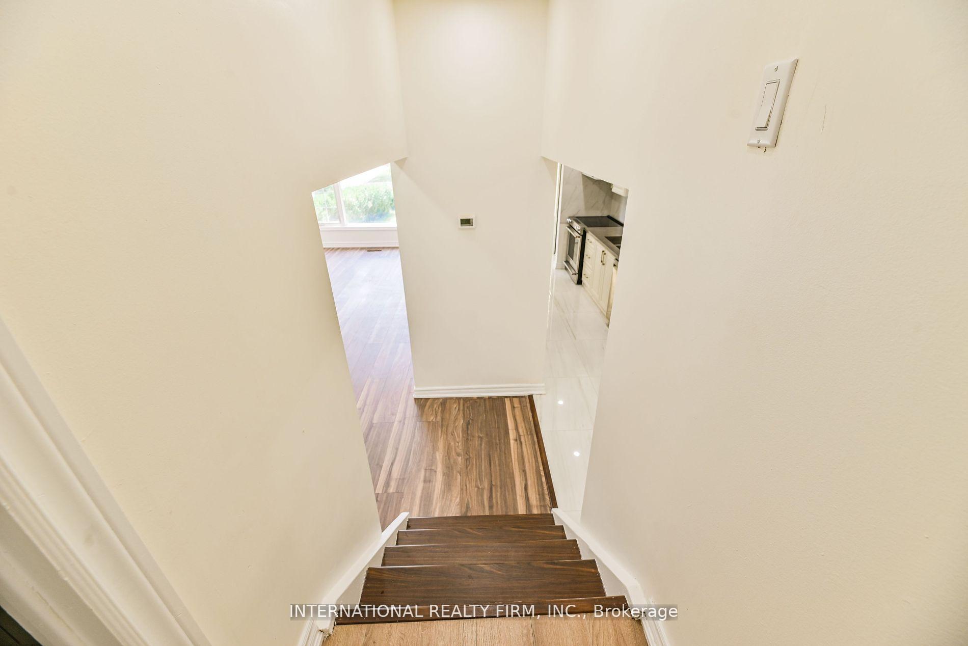 Photo 19 of 43 Mallard Crescent, Brampton, Central Park — HOMEH