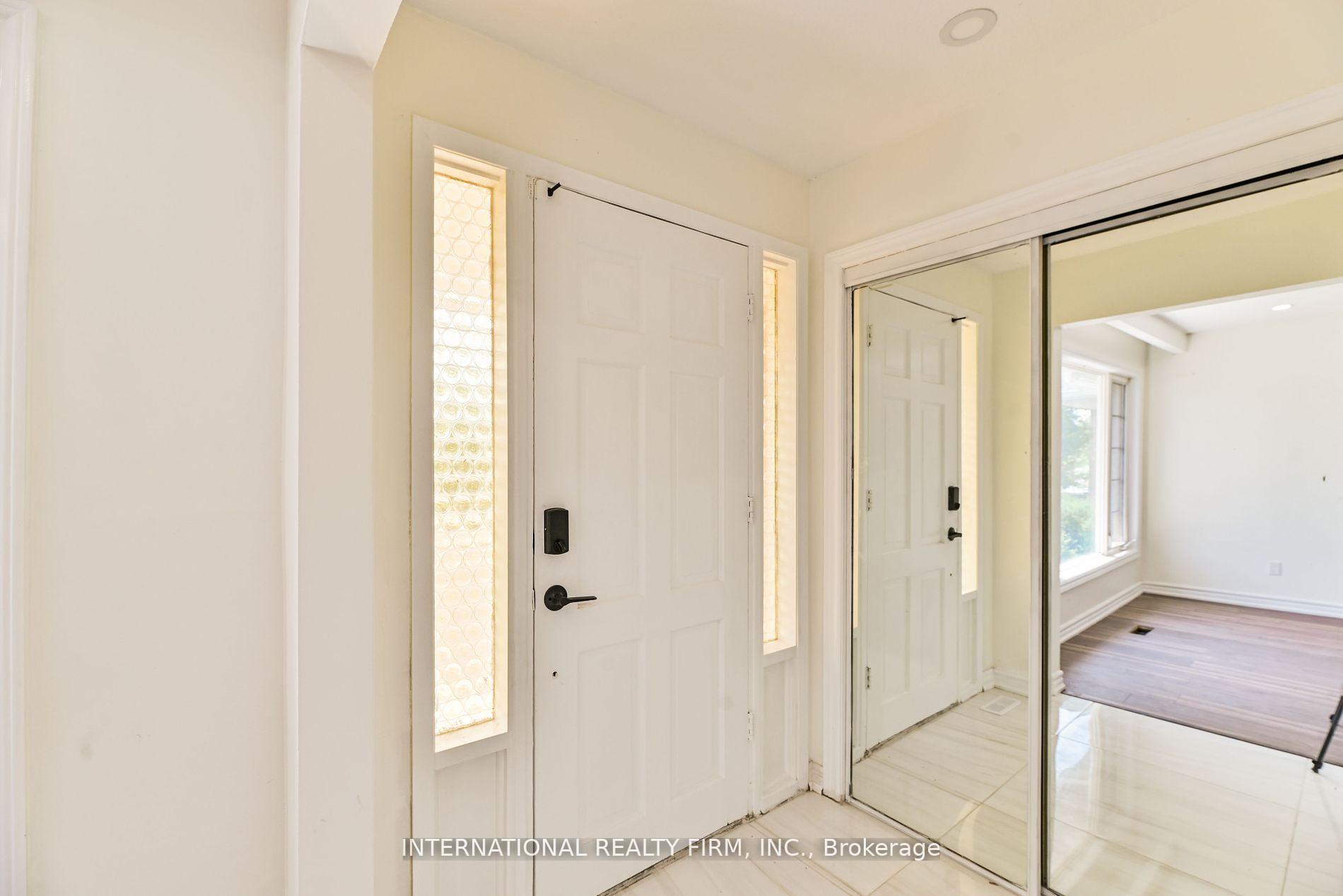 Photo 23 of 43 Mallard Crescent, Brampton, Central Park — HOMEH